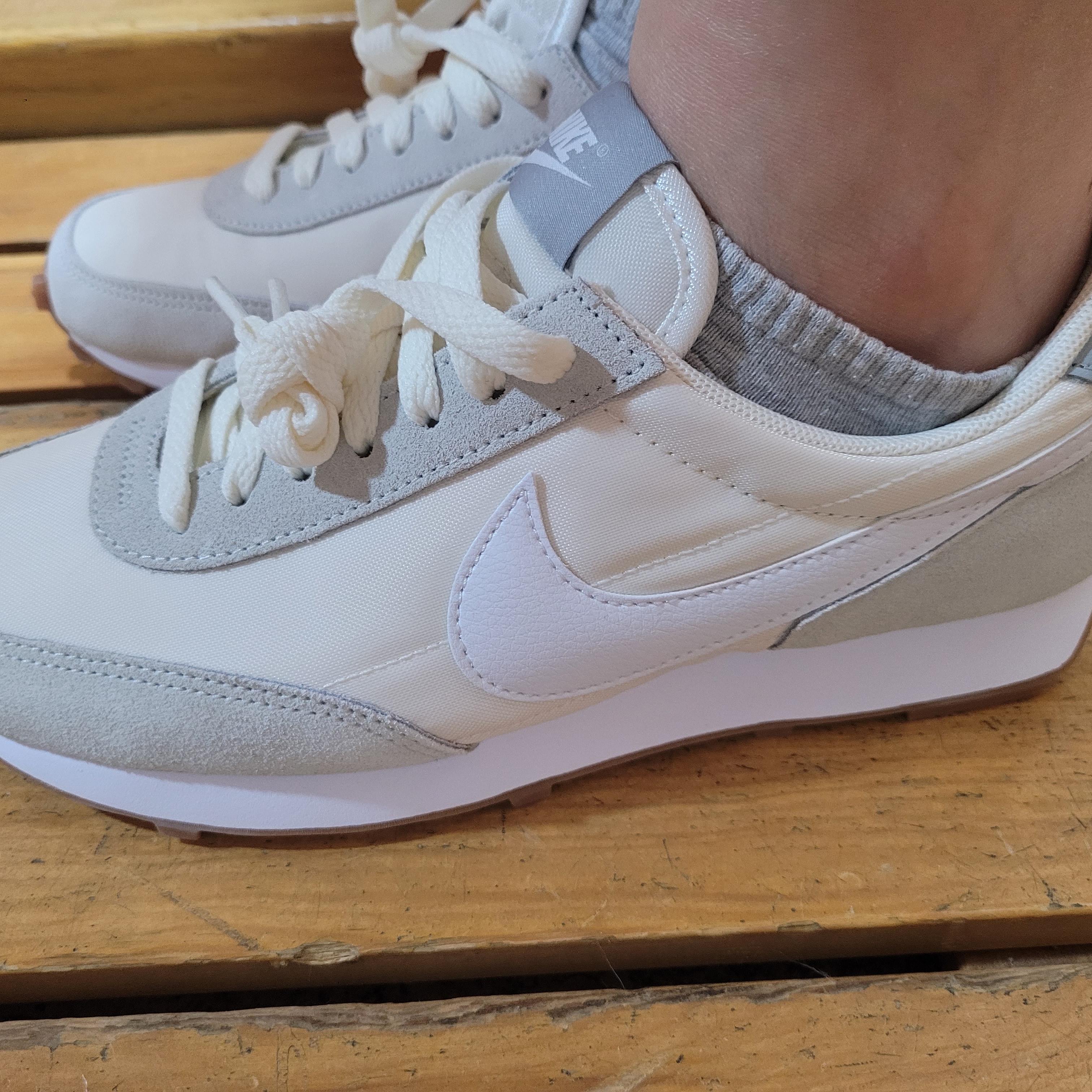 (W) Nike Daybreak Summit White 착용 스타일