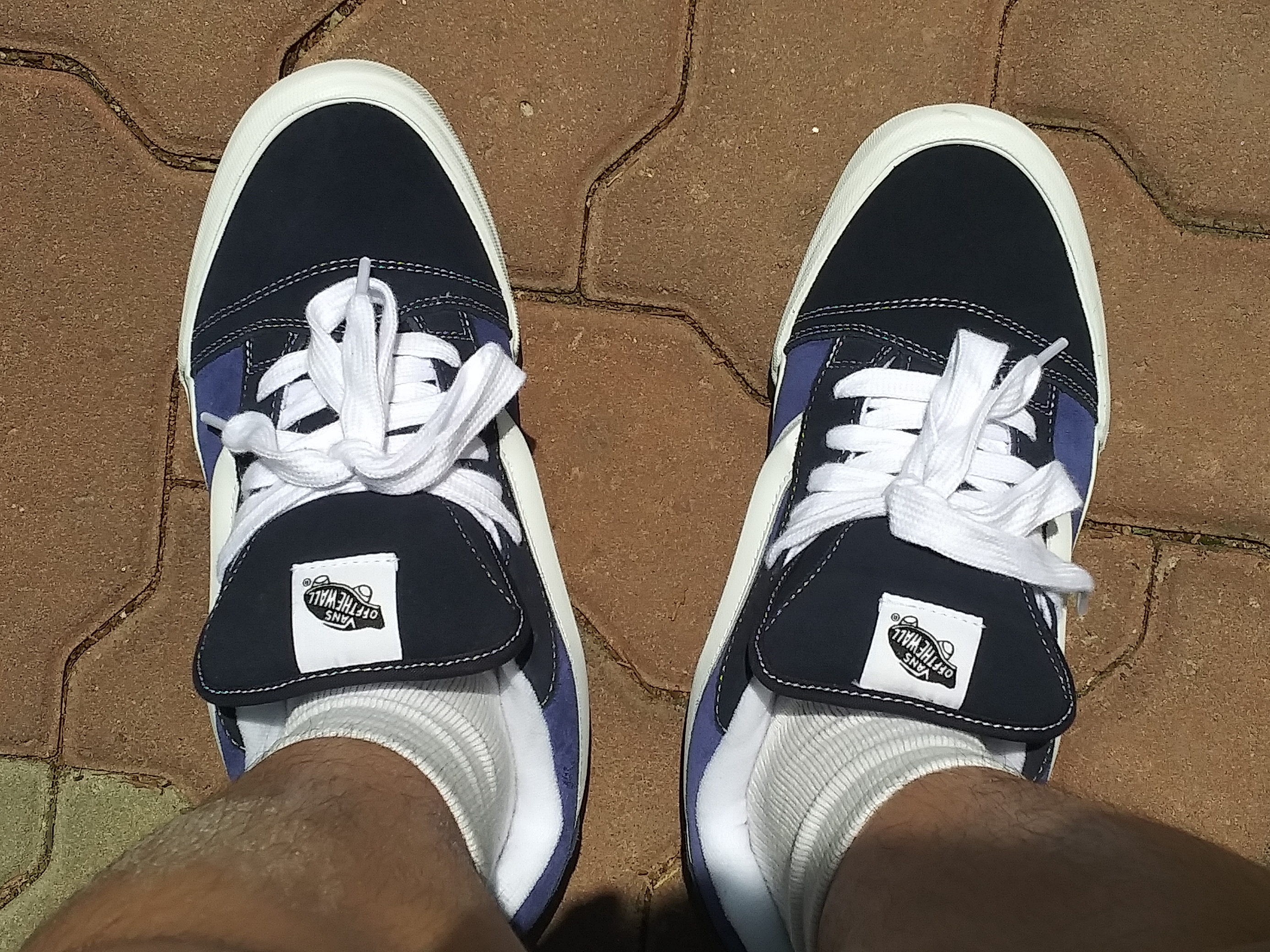 Vans Knu-Skool Navy True White 착용 스타일