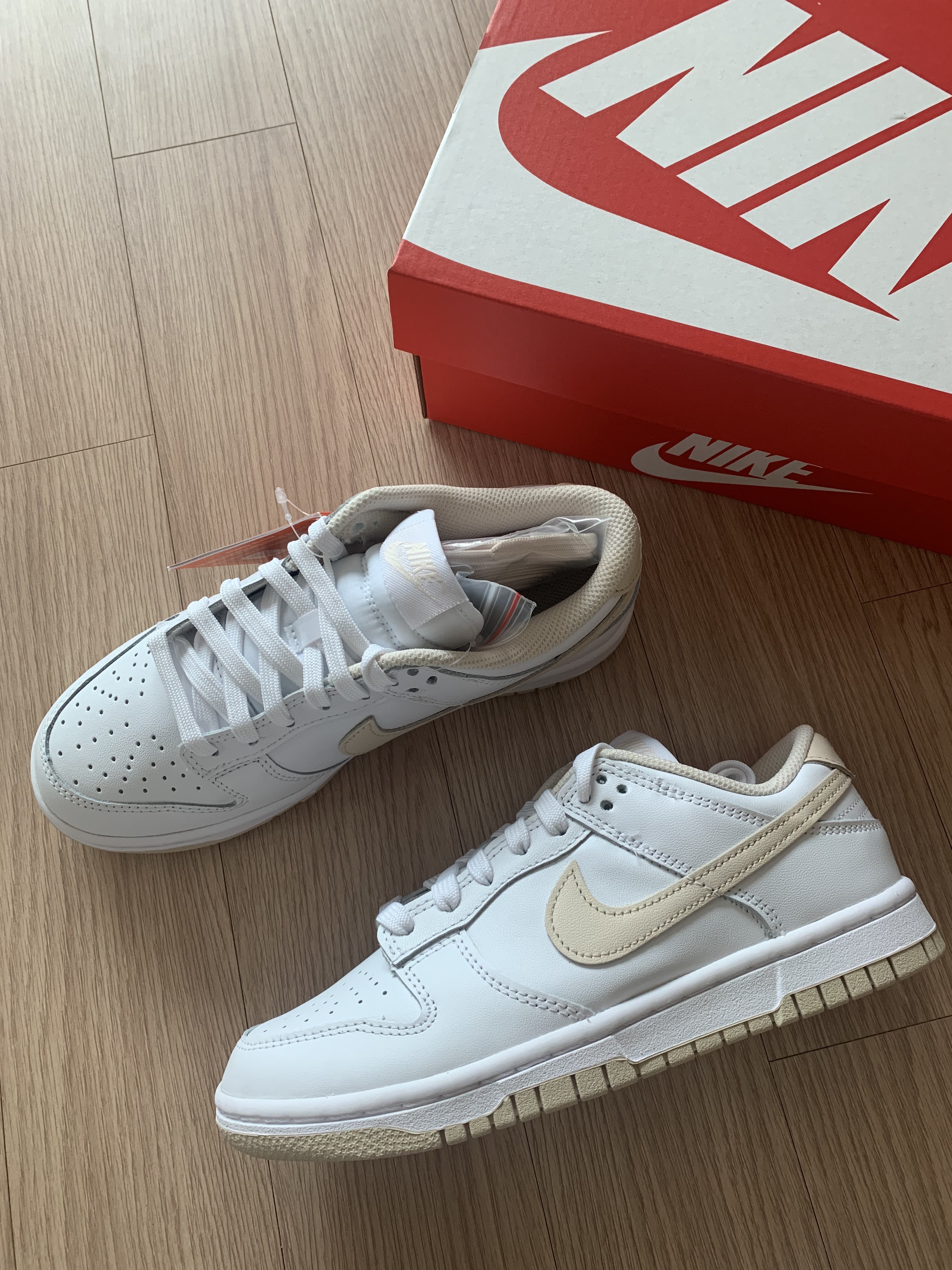 (W) Nike Dunk Low Pearl White 착용 스타일