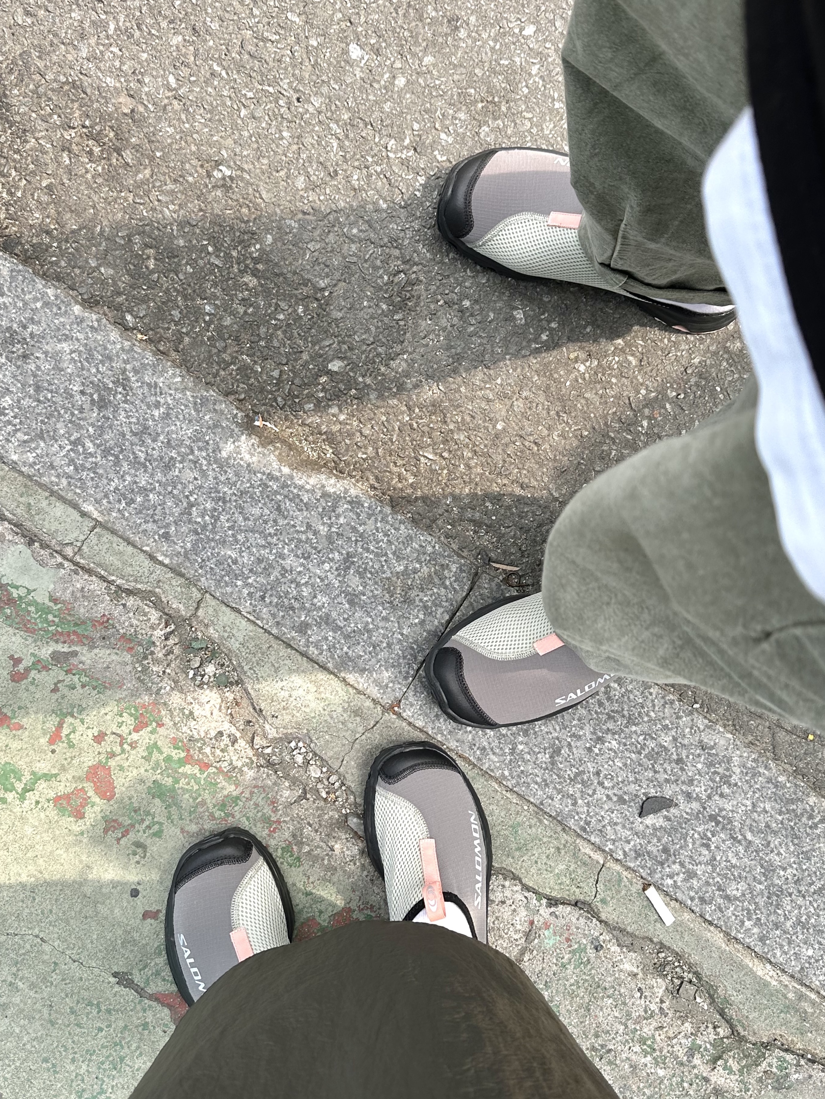 Salomon RX Slide 3.0 Pewter 착용 스타일 - 2