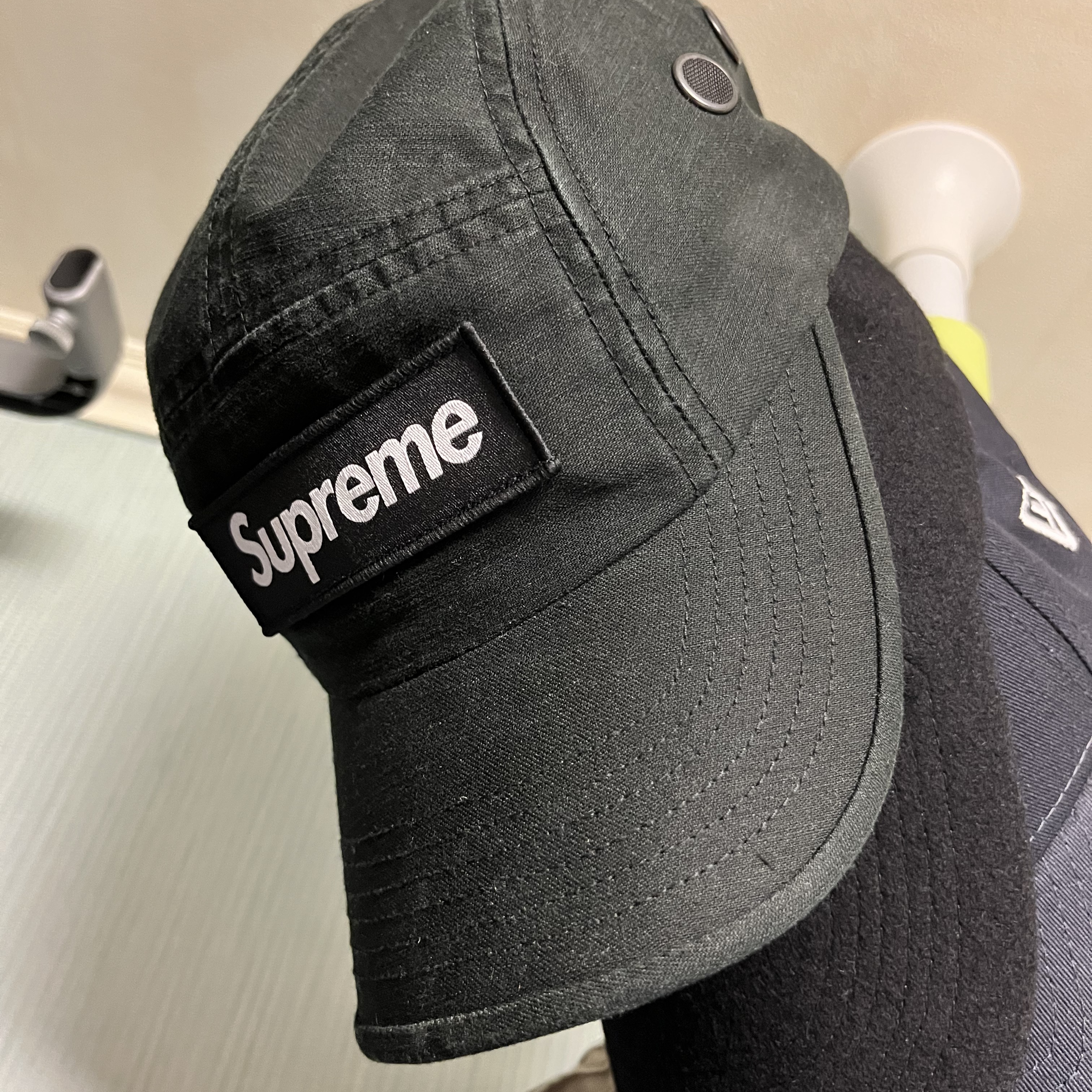 Supreme Military Camp Cap Black - 23SS 착용 스타일
