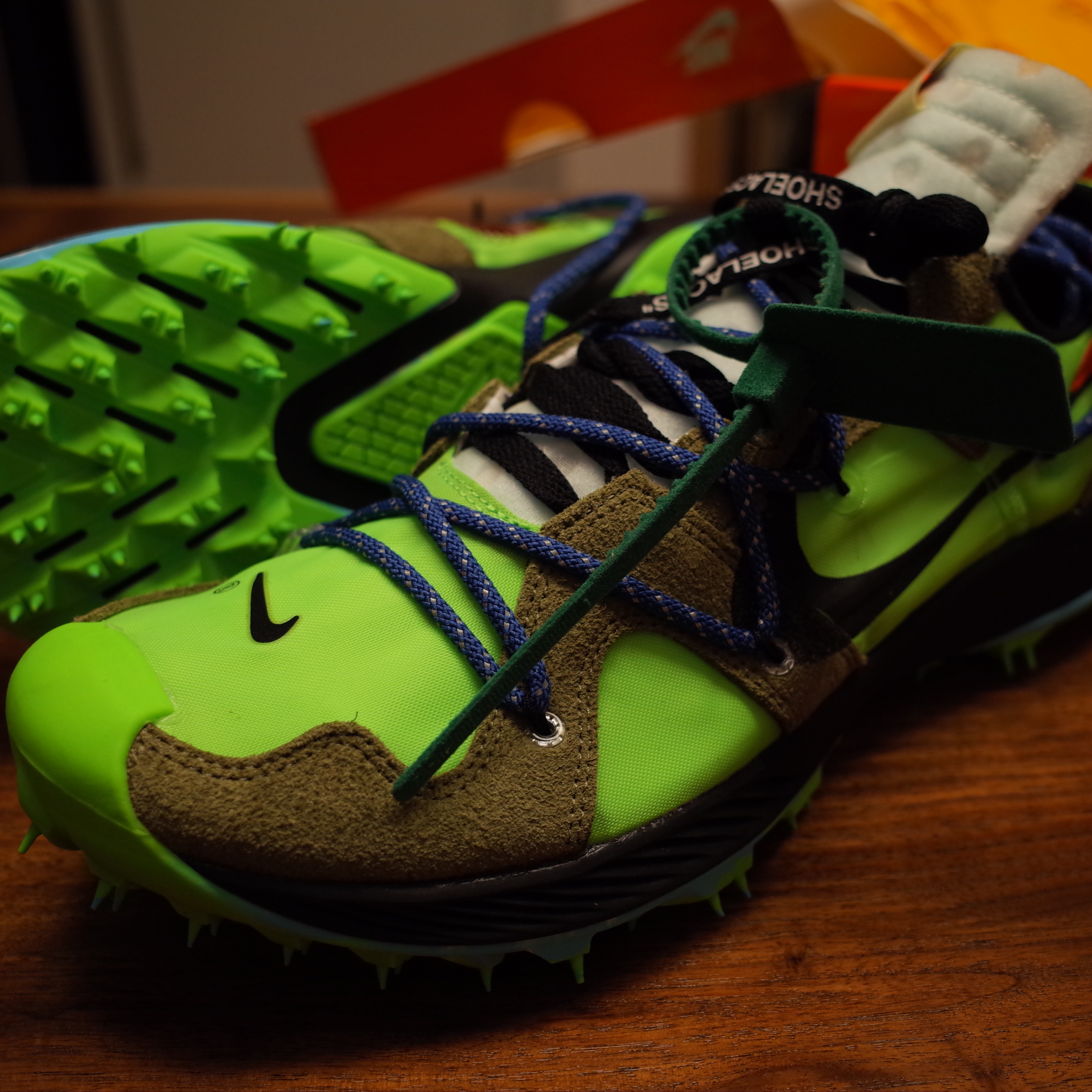 (W) Nike x Off-White Zoom Terra Kiger 5 Electric Green 착용 스타일