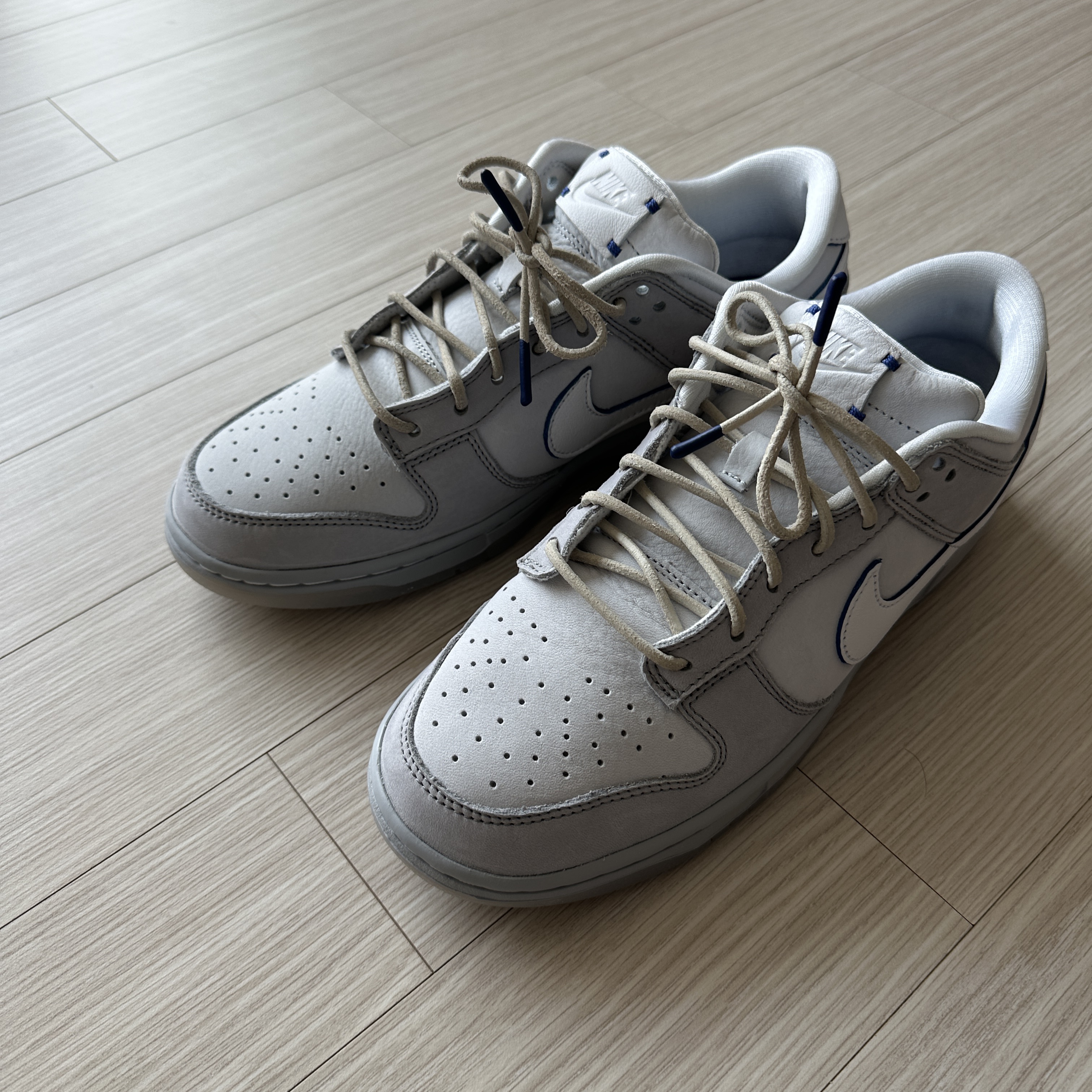 Nike Dunk Low Wolf Grey and Pure Platinum 착용 스타일