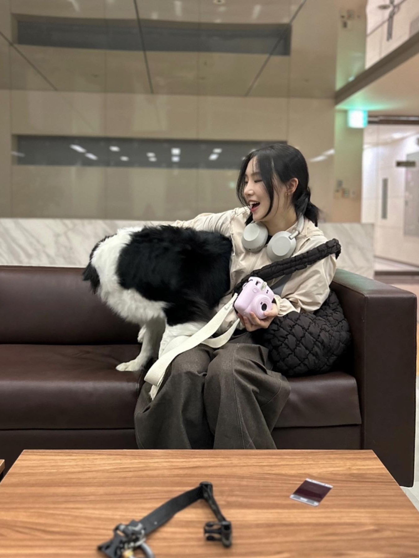 (W) Mischief SS Color Blocked Windbreaker Beige, Salomon XT-6 Gore-Tex Black Ebony 착용 스타일 - 4