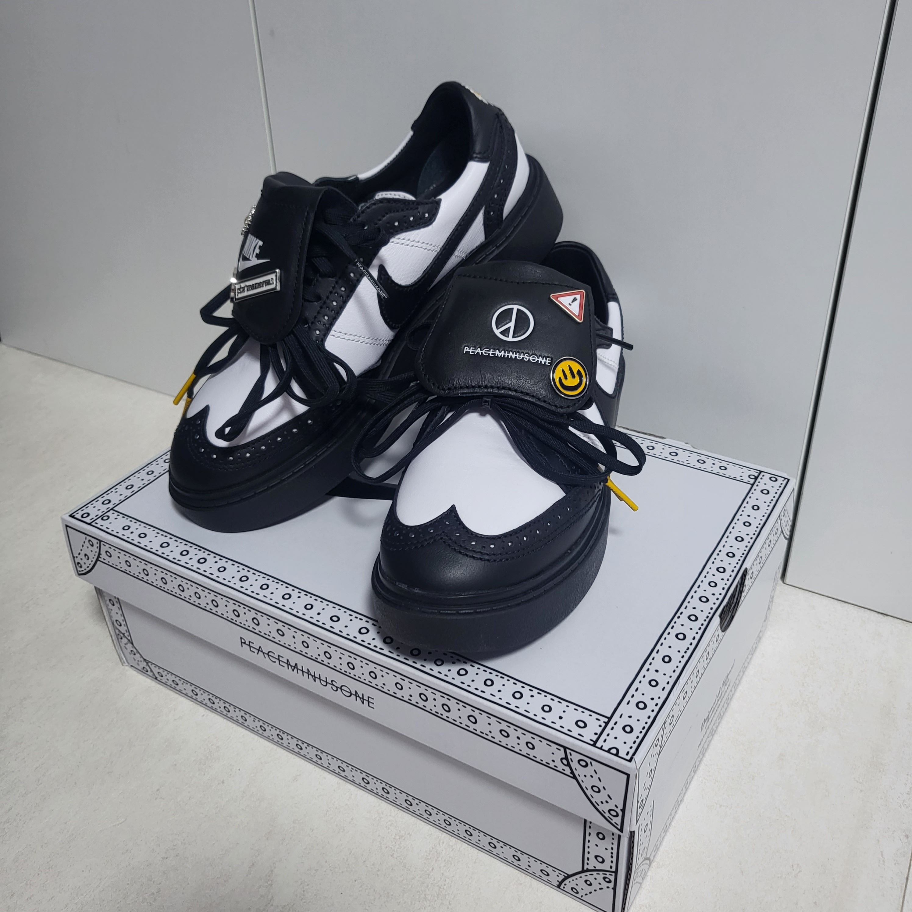 Nike x Peaceminusone Kwondo1 Black and White 착용 스타일 - 2