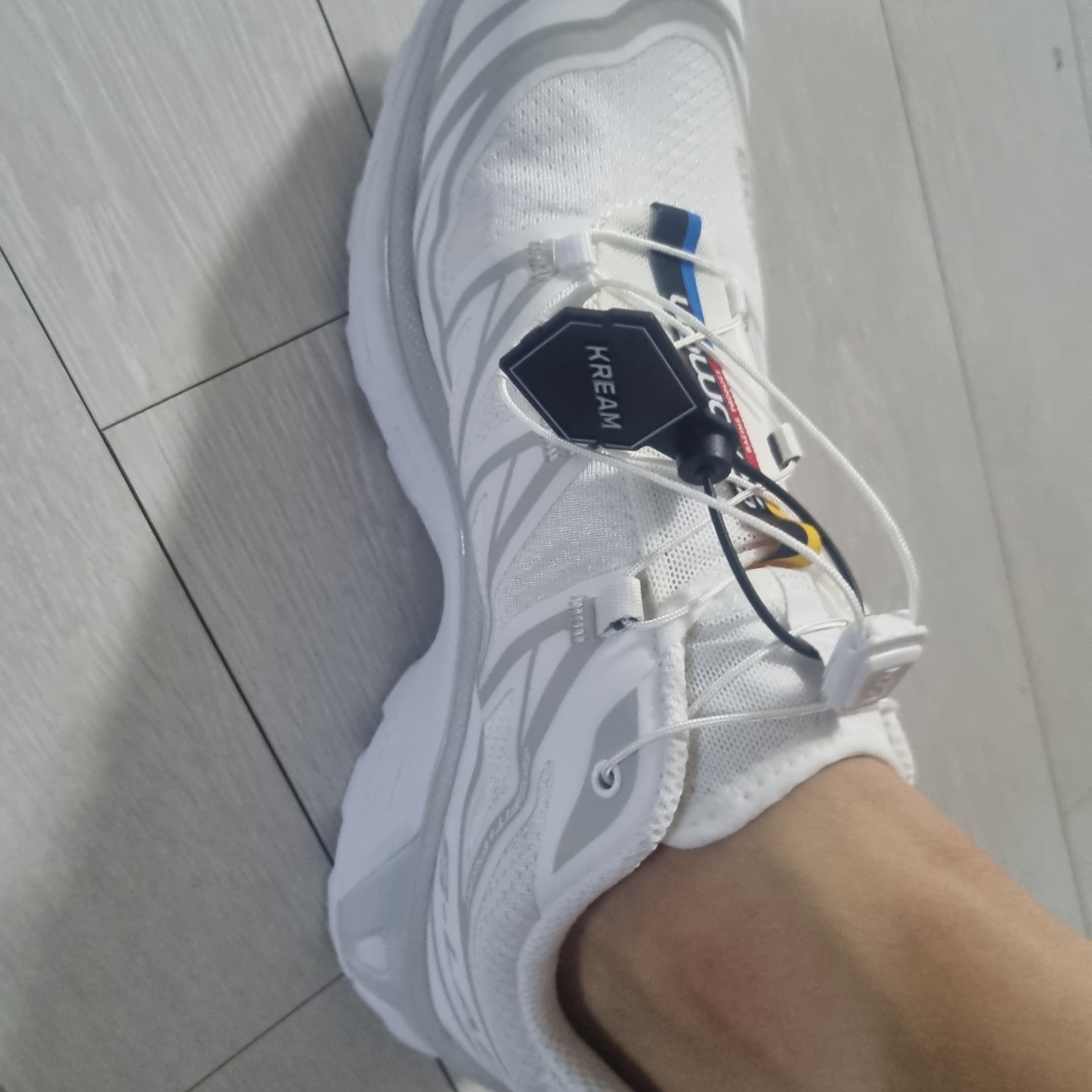 Salomon XT-6 ADV White 착용 스타일