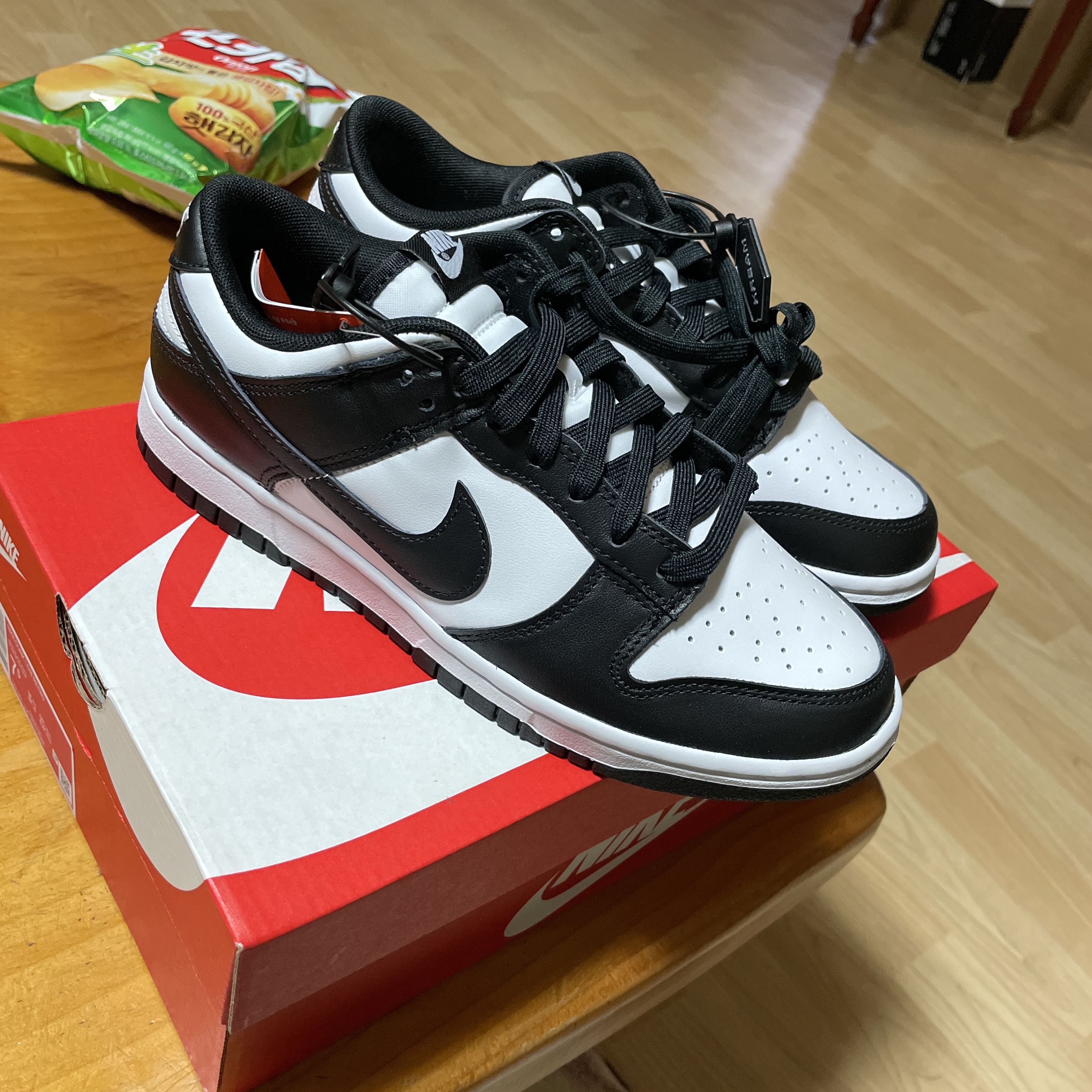 Nike Dunk Low Retro Black 착용 스타일