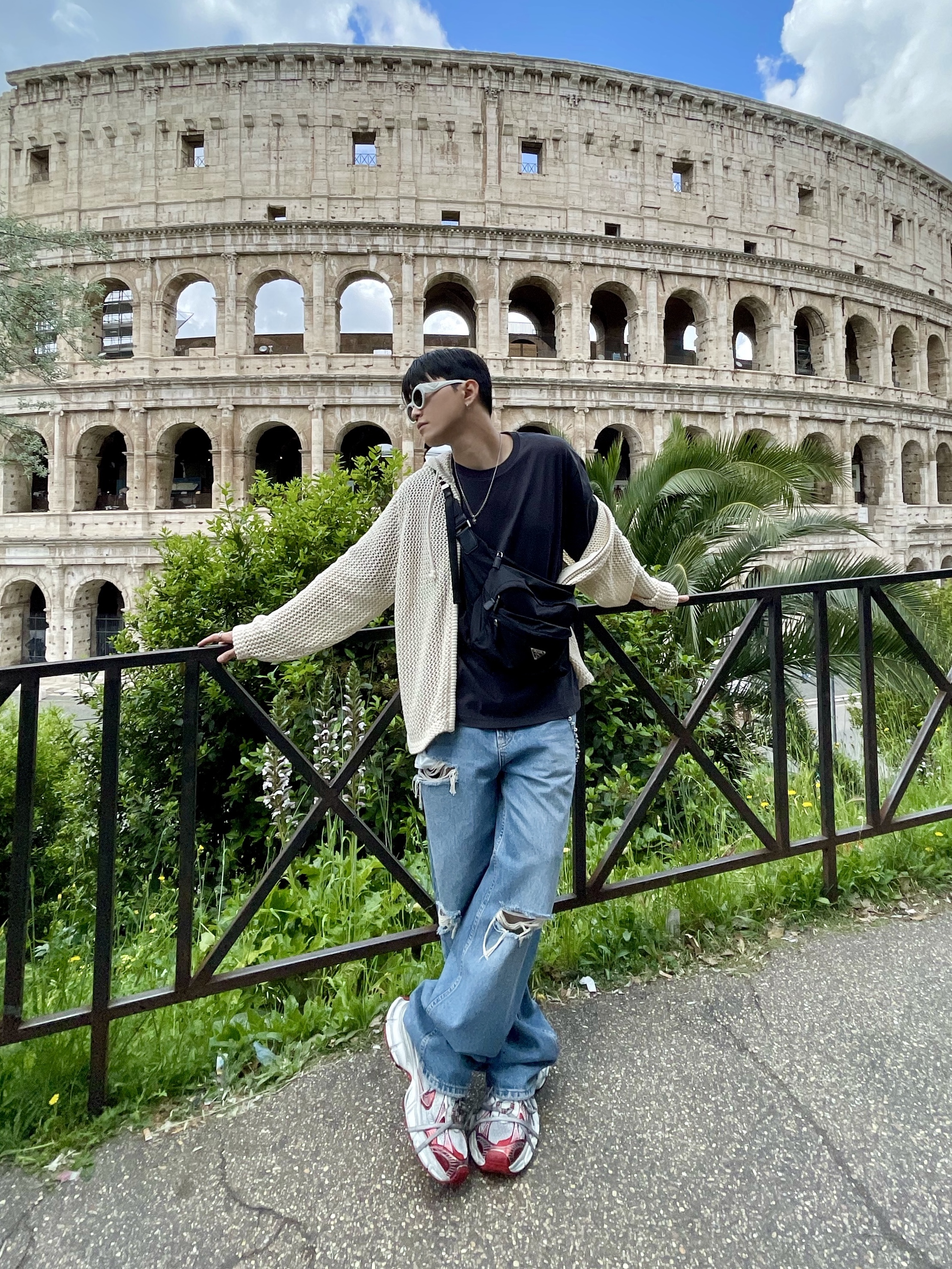 Balenciaga 3XL Sneakers White Red 착용 스타일