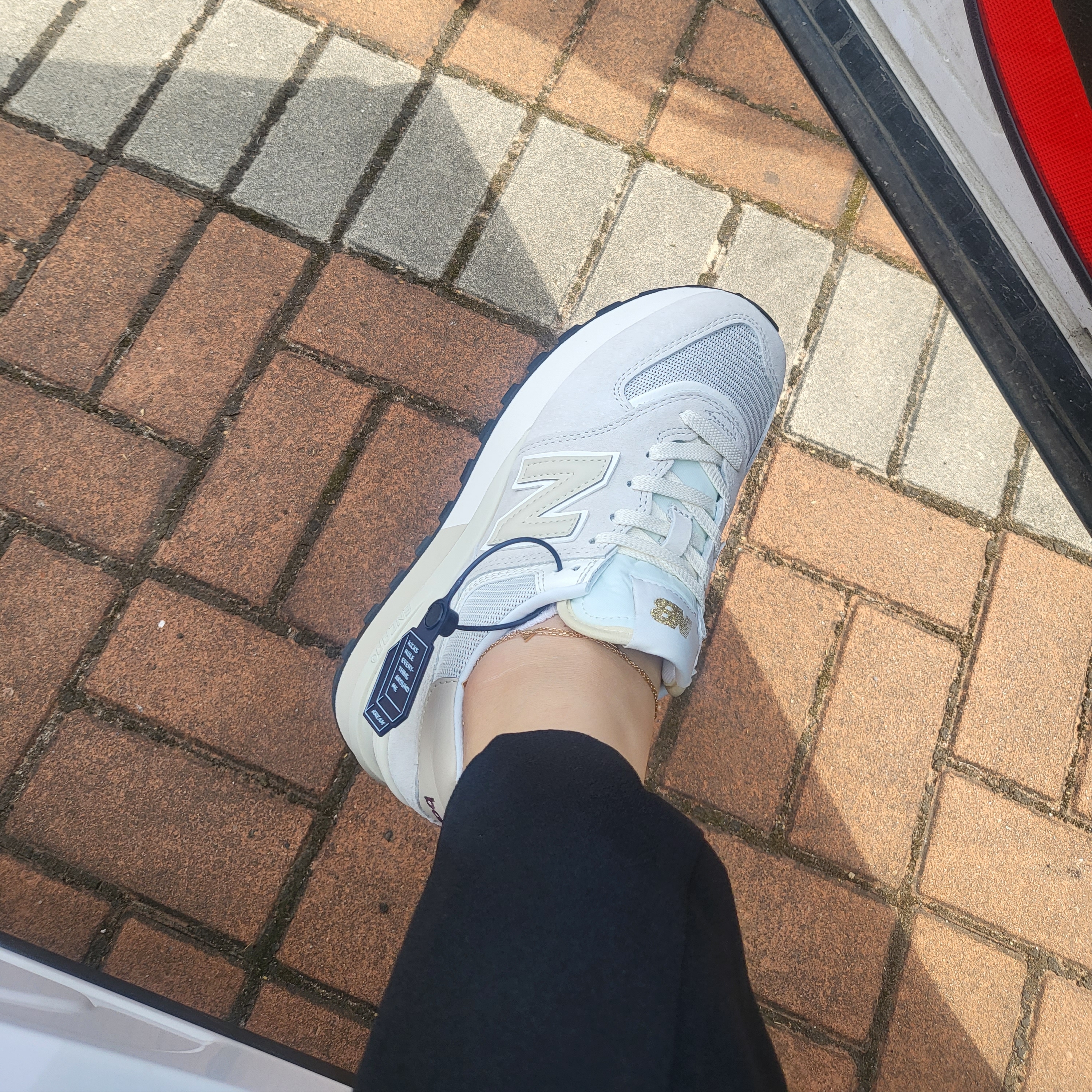 New Balance 574 Legacy Ivory 착용 스타일