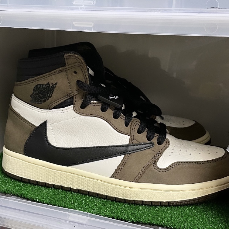 Jordan 1 x Travis Scott Retro High OG SP Mocha 착용 스타일