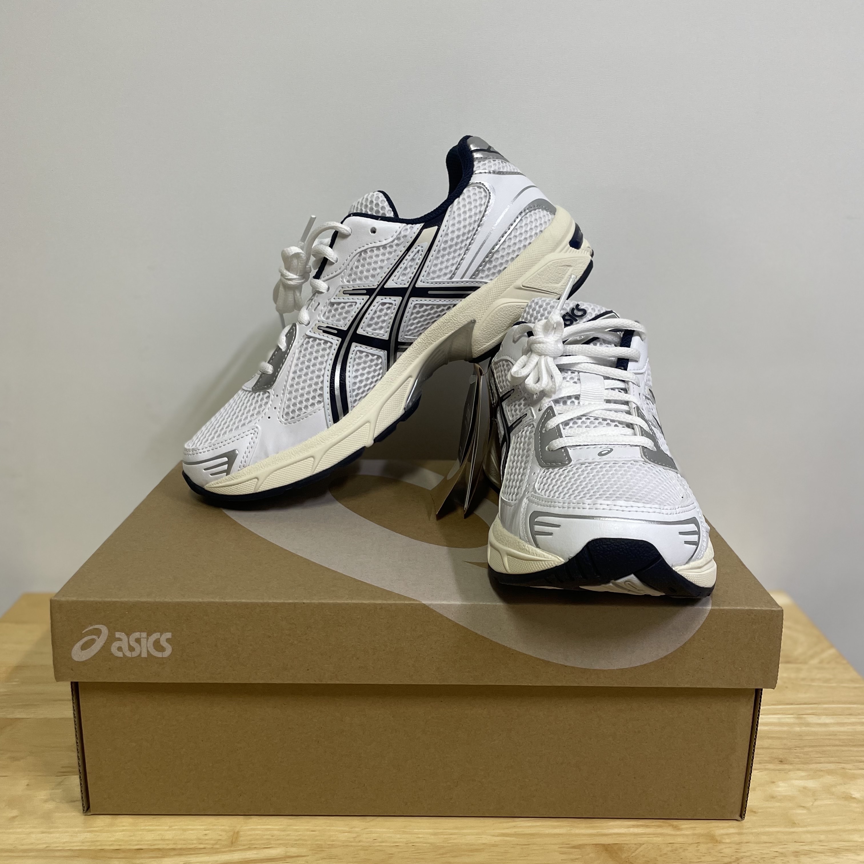 (W) Asics Gel-1130 White Midnight 착용 스타일 - 2