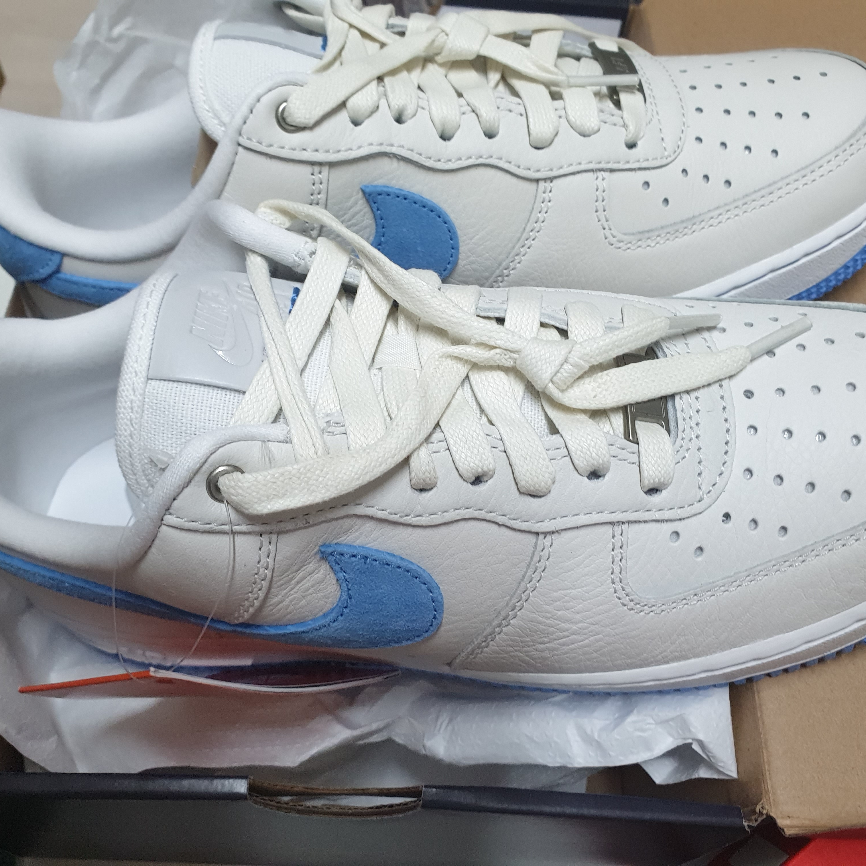 (W) Nike Air Force 1 LXX University Blue 착용 스타일