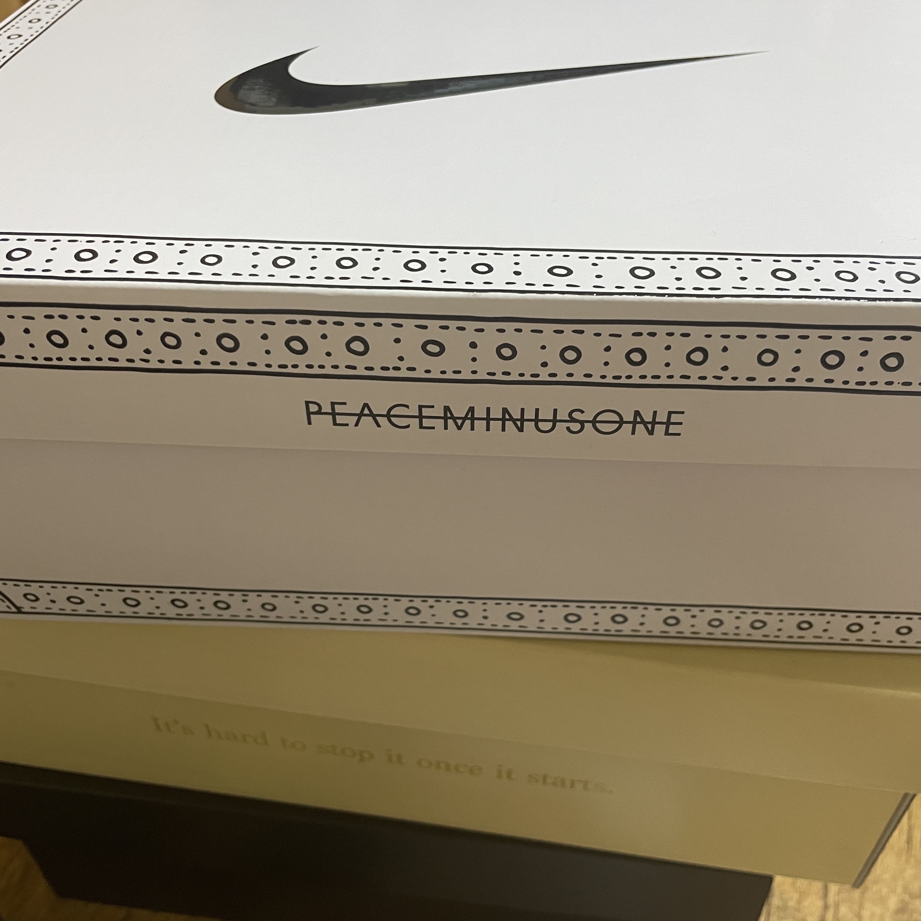 Nike x Peaceminusone Kwondo1 Black and White 착용 스타일 - 3
