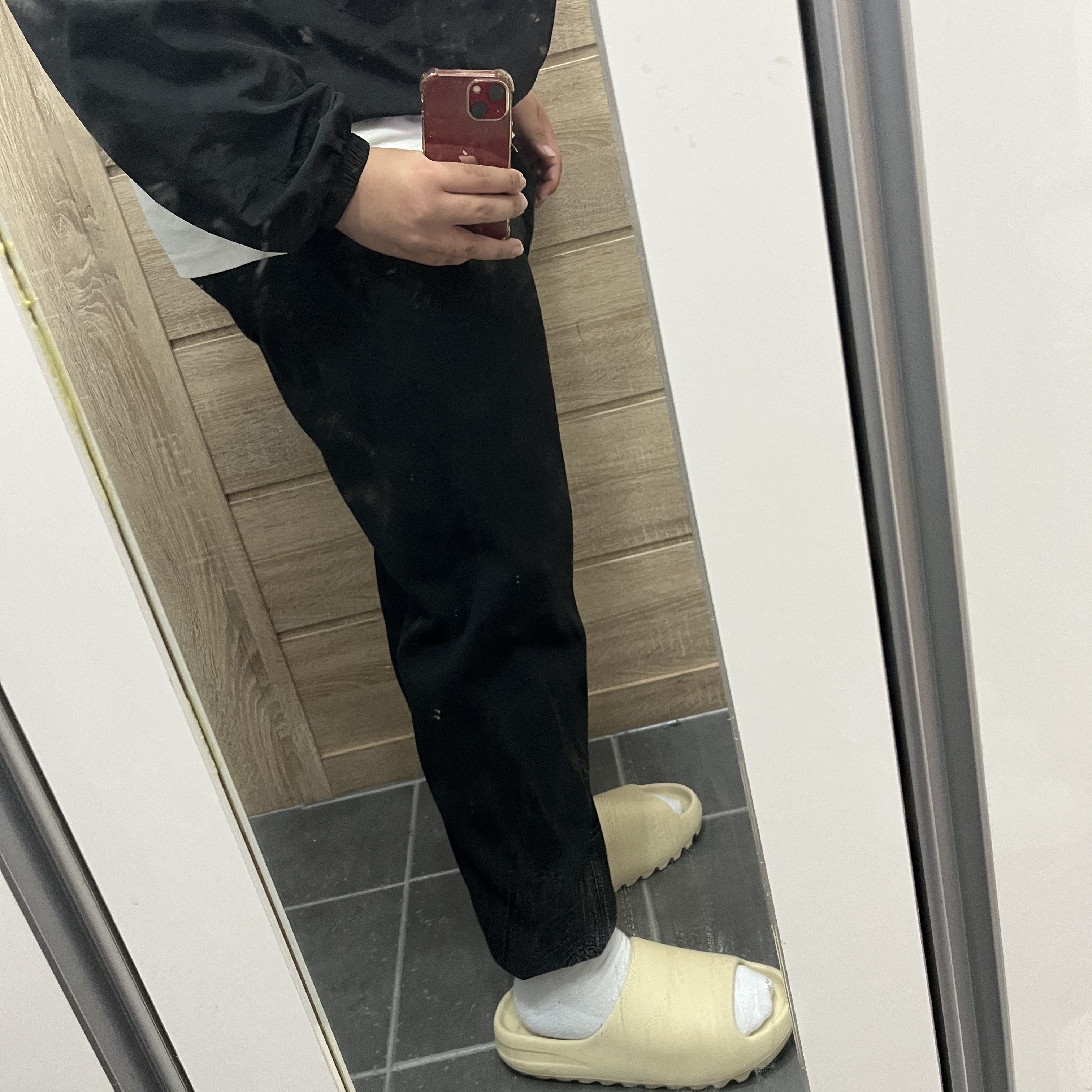 Adidas Yeezy Slide Bone 2022/2023, Crocs x Salehe Bembury Pollex Clog Stratus 착용 스타일 - 1