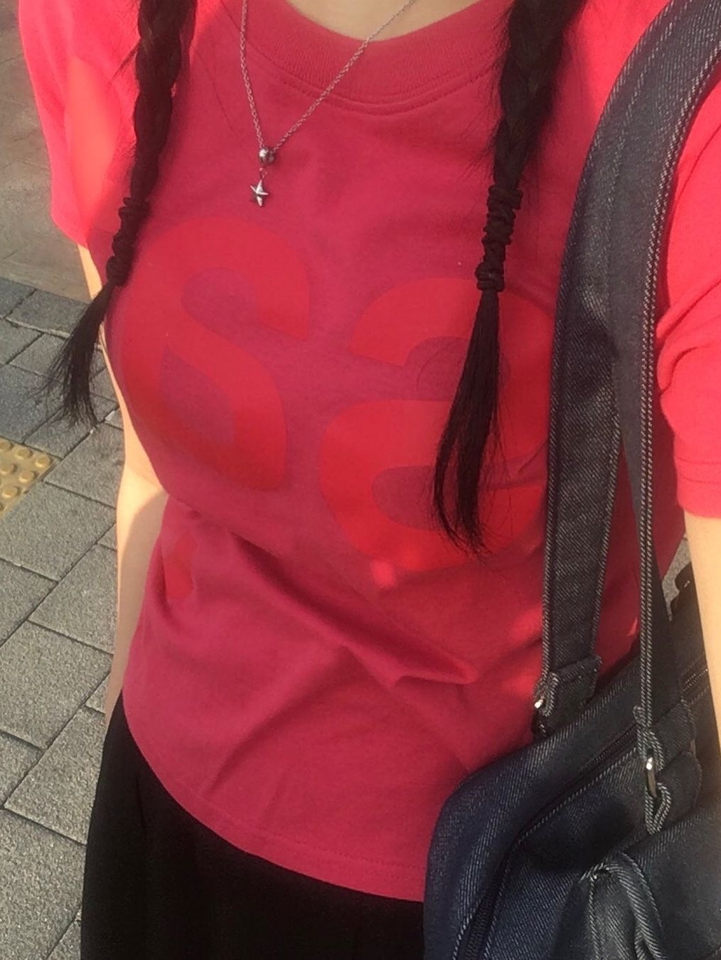 [KREAM 단독] Safarispot 1/2 Basic Safari T-Shirt Red 착용 스타일