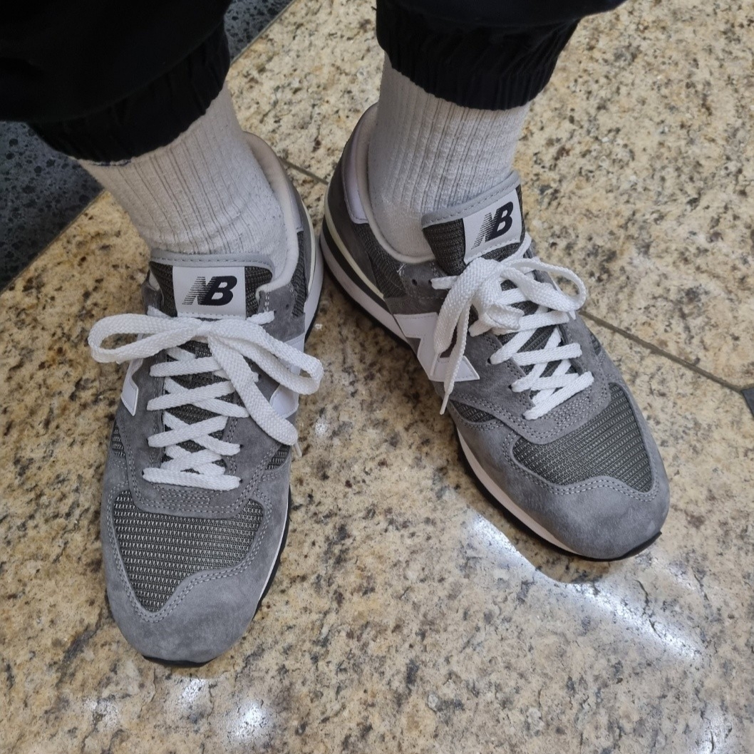 New Balance 990 Made in USA Grey 착용 스타일