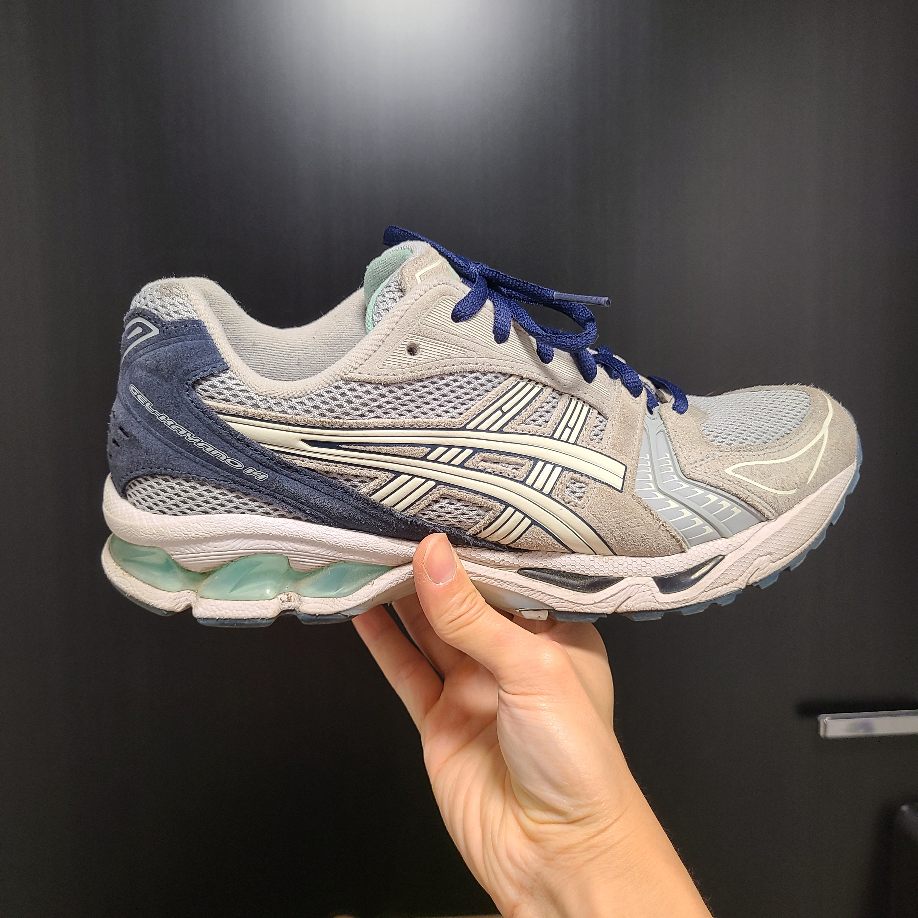 Asics Gel-Kayano 14 Piedmont Grey 착용 스타일