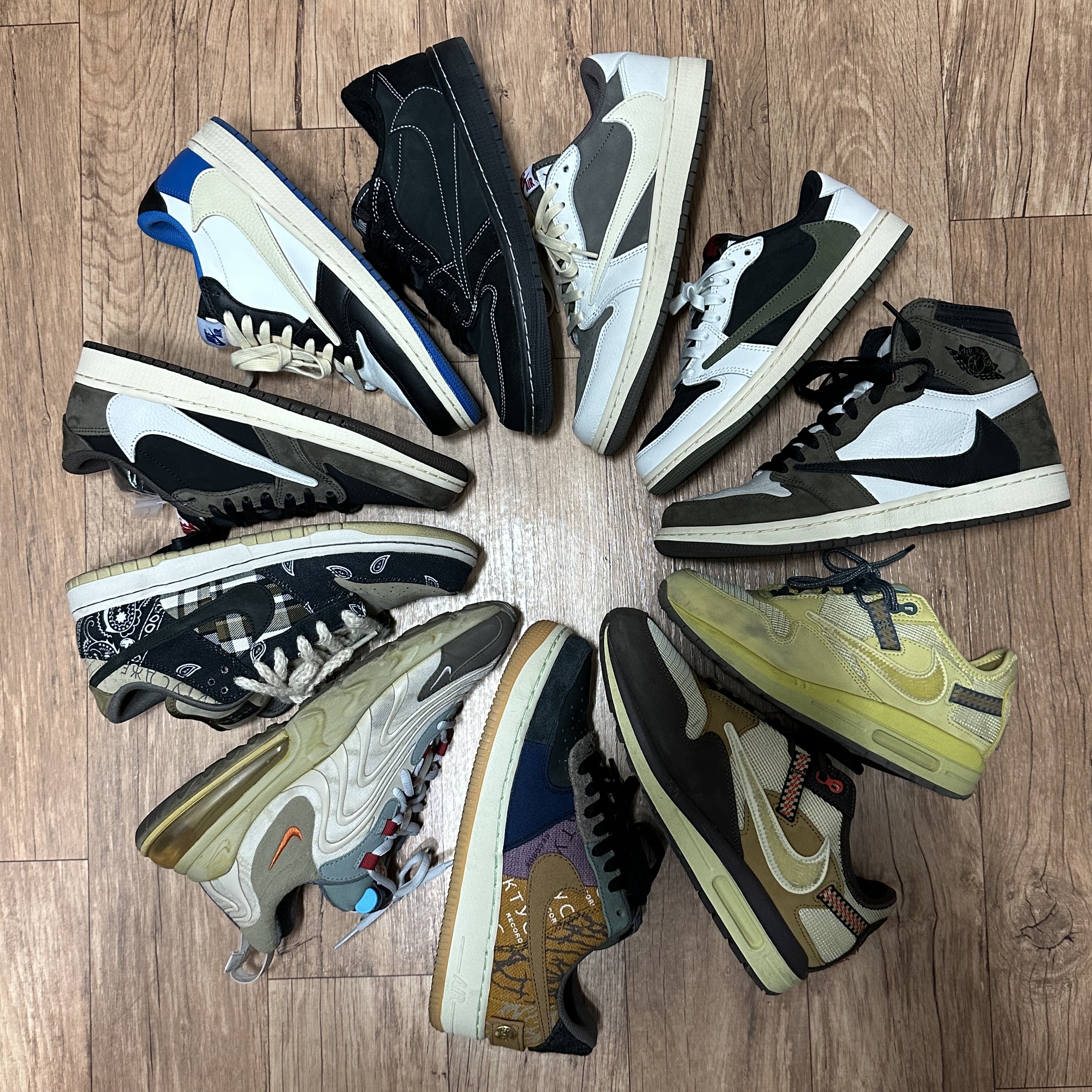 Jordan 1 x Travis Scott Retro Low OG SP Sail and Ridgerock, (W) Jordan 1 x Travis Scott Retro Low OG SP Medium Olive 착용 스타일 - 1
