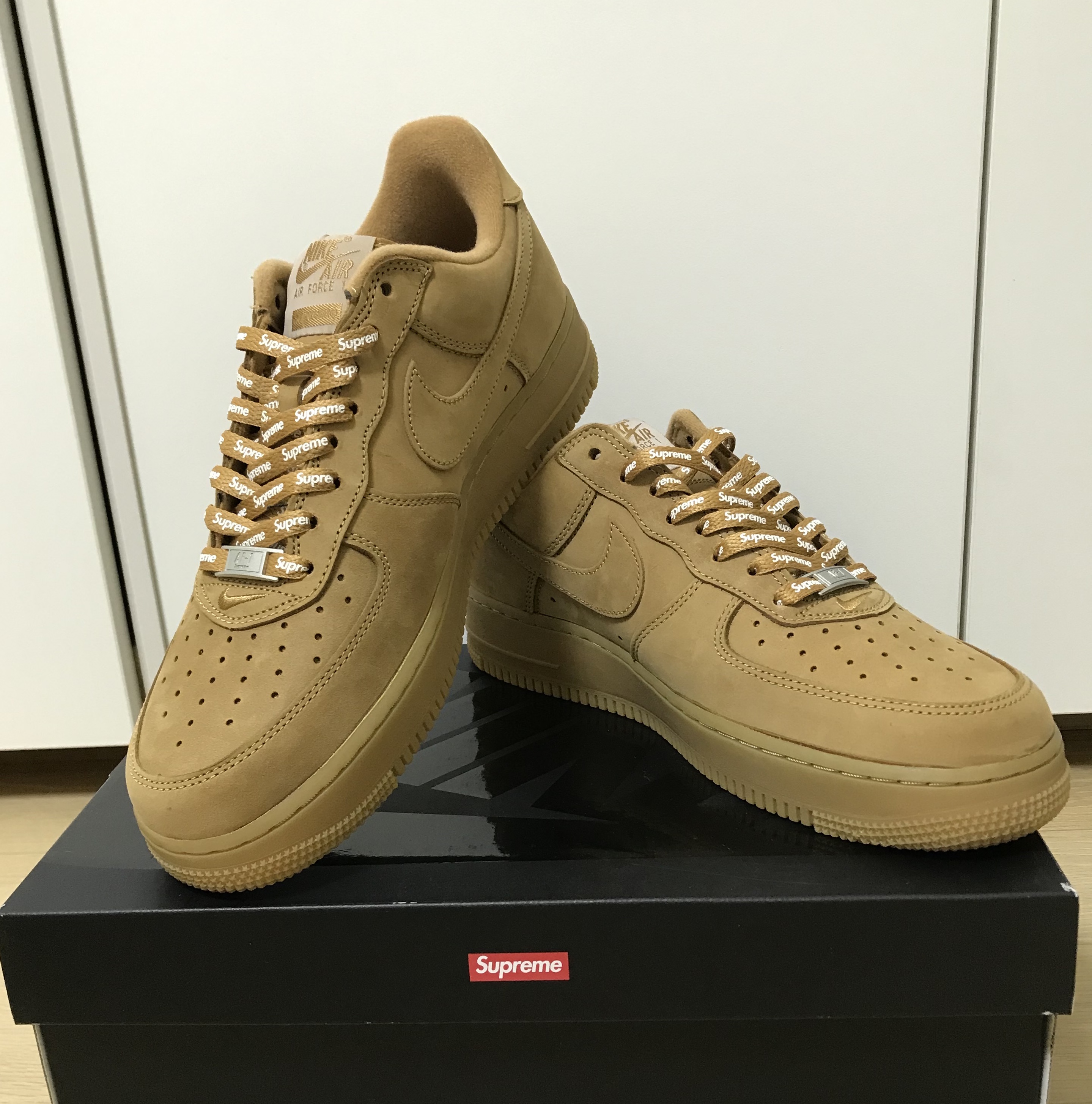Nike x Supreme Air Force 1 Low Flax 착용 스타일 - 2