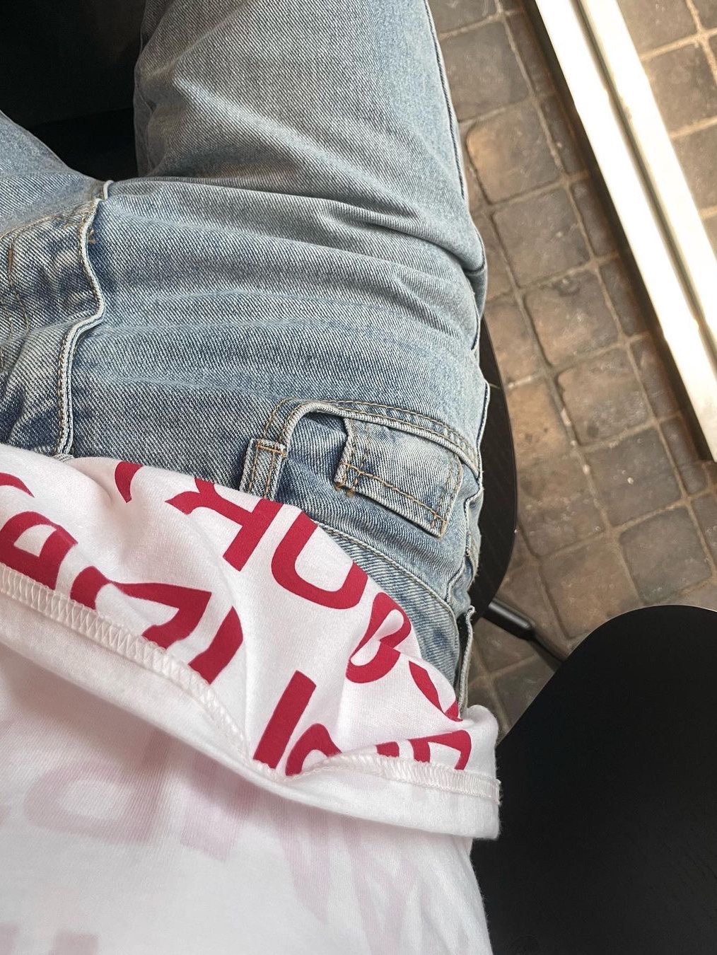 [KREAM 단독] Safarispot Women 1/2 Highway Inn T-Shirt White Red 착용 스타일 - 2