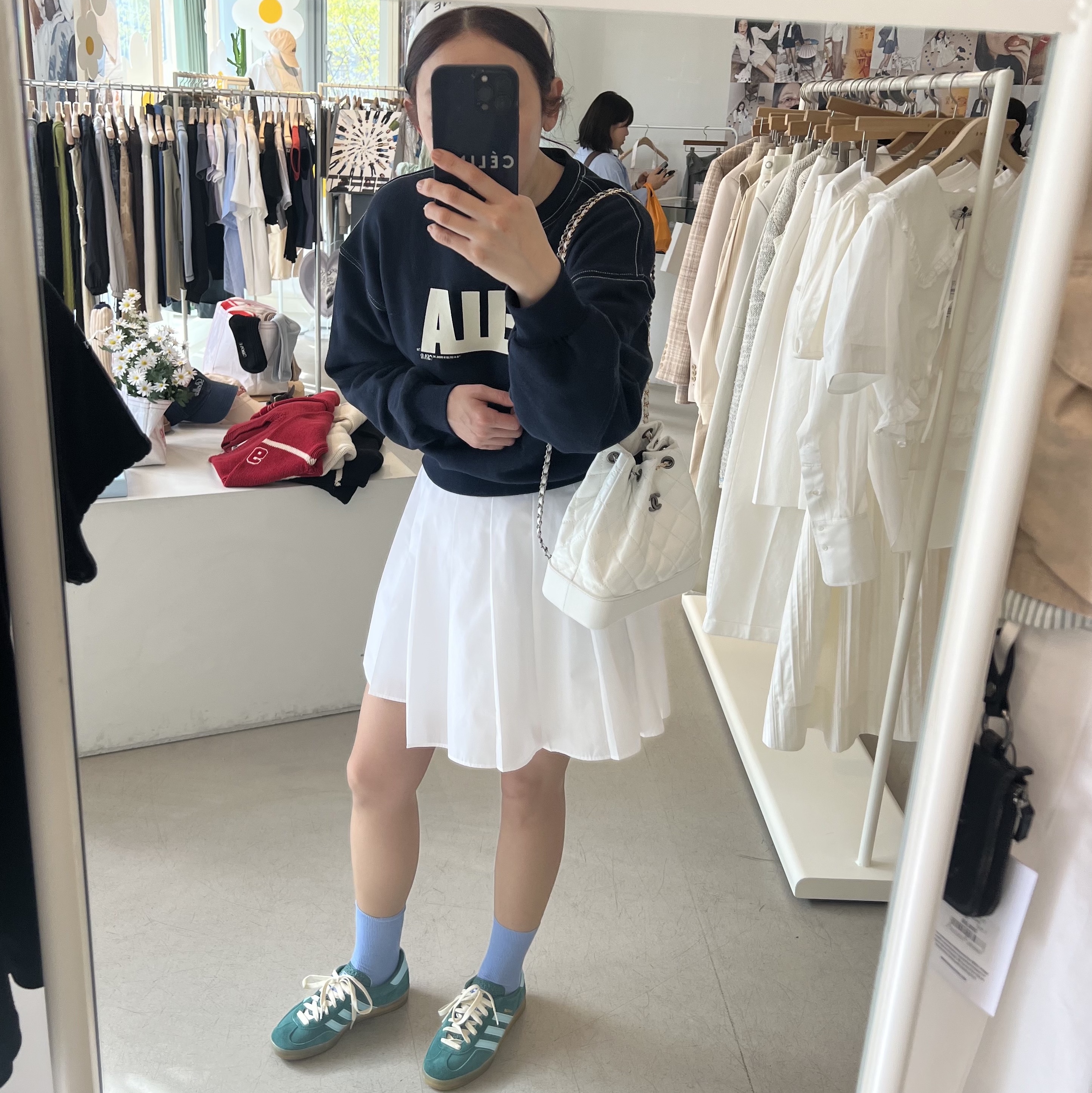 Adidas Gazelle Indoor Collegiate Green Hazy Sky 착용 스타일 - 1