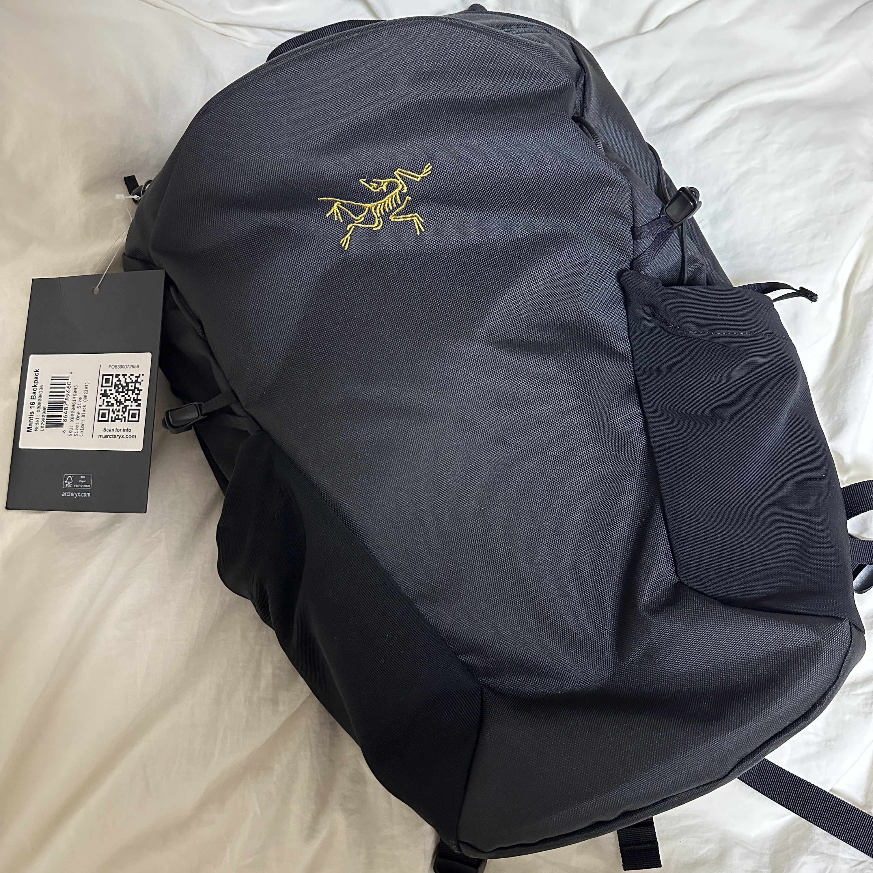 Arc'teryx Mantis 16 Backpack Black 착용 스타일