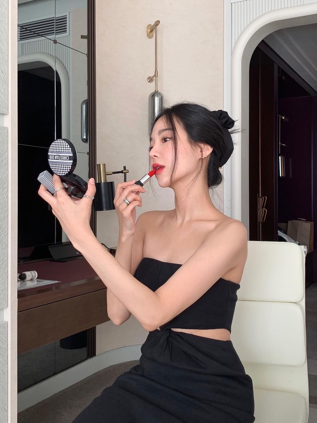 Dior New Look Limited Edition Forever Couture Perfect Cushion 0N Neutral Glow Finish 착용 스타일