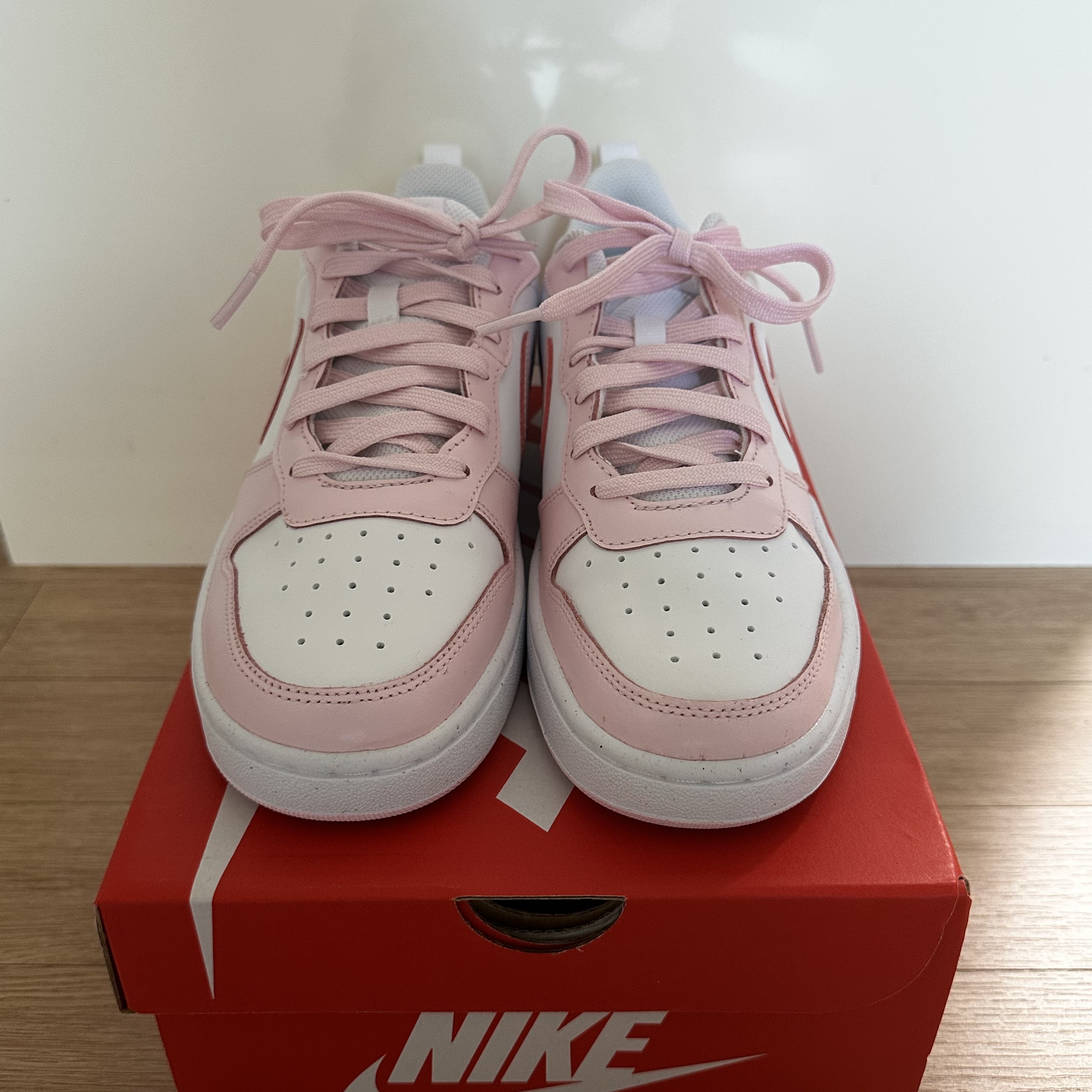 (GS) Nike Court Borough 2 SE White Pink Foam 착용 스타일 - 1