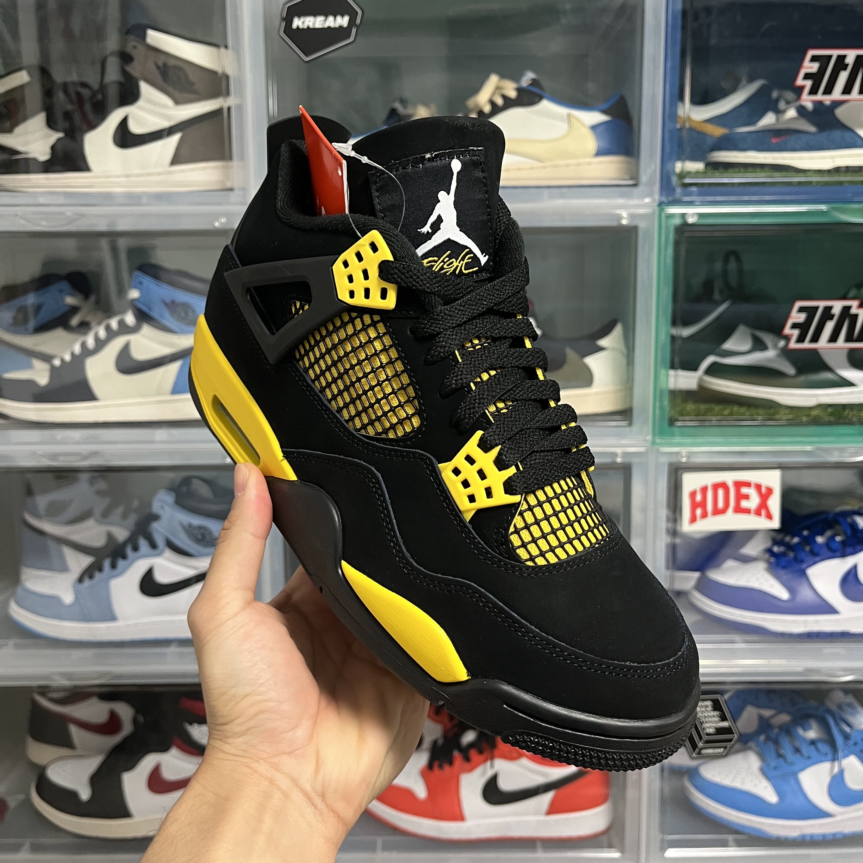 Jordan 4 Retro Thunder 2023 착용 스타일 - 2