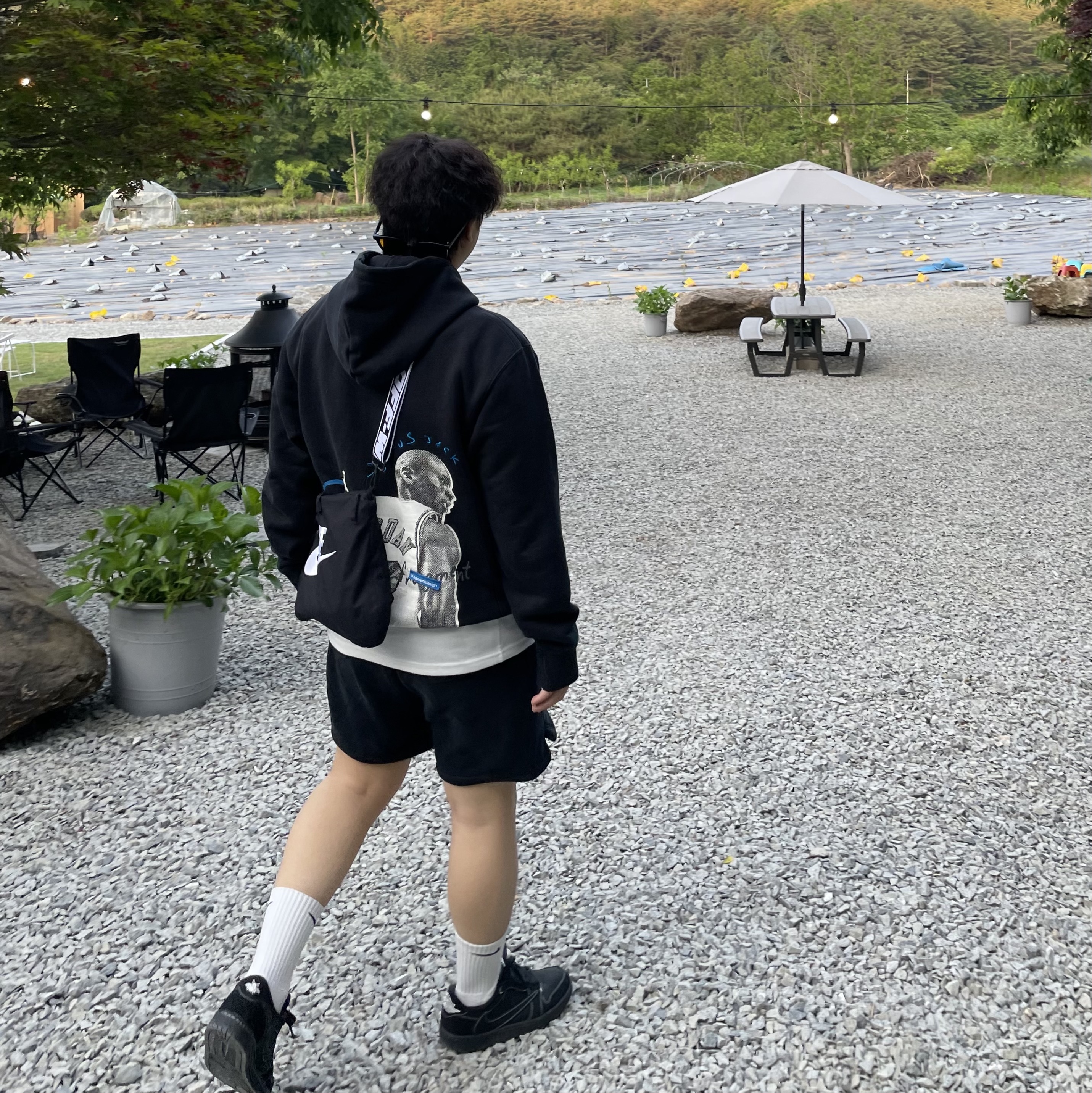 Jordan x Travis Scott x Fragment Shorts Black (DJ0617-010), Jordan x Travis Scott x Fragment Hoodie Black (DJ0615-010) 착용 스타일