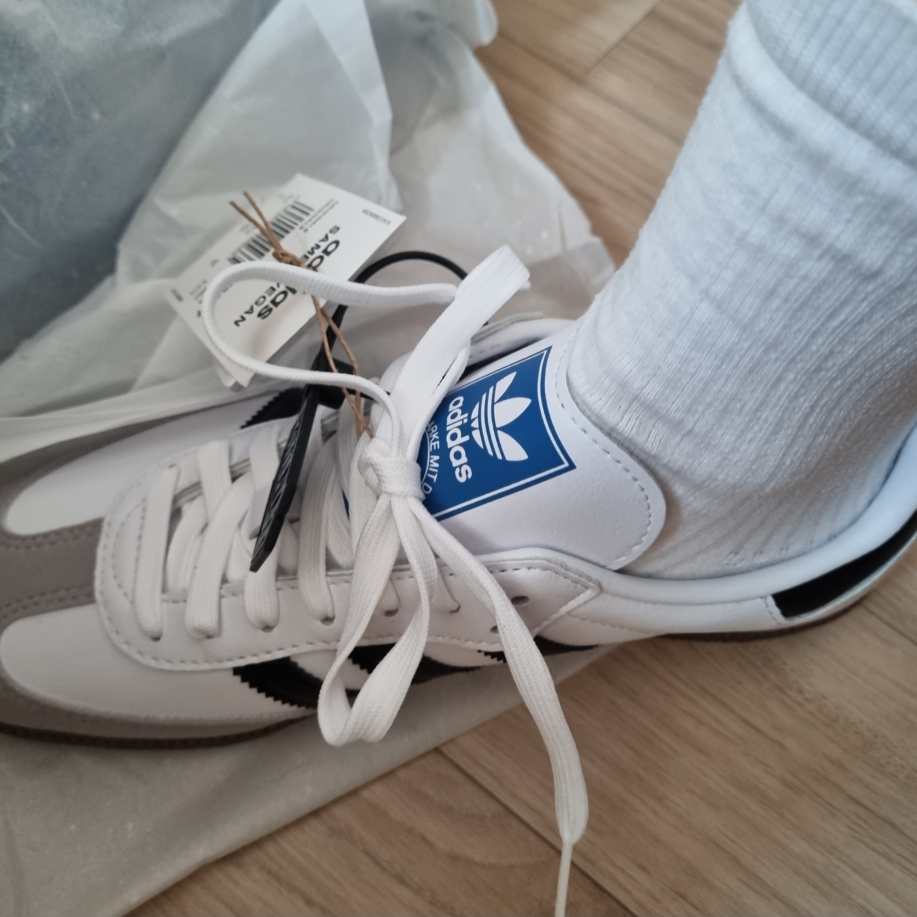 Adidas Samba Vegan White Black 착용 스타일