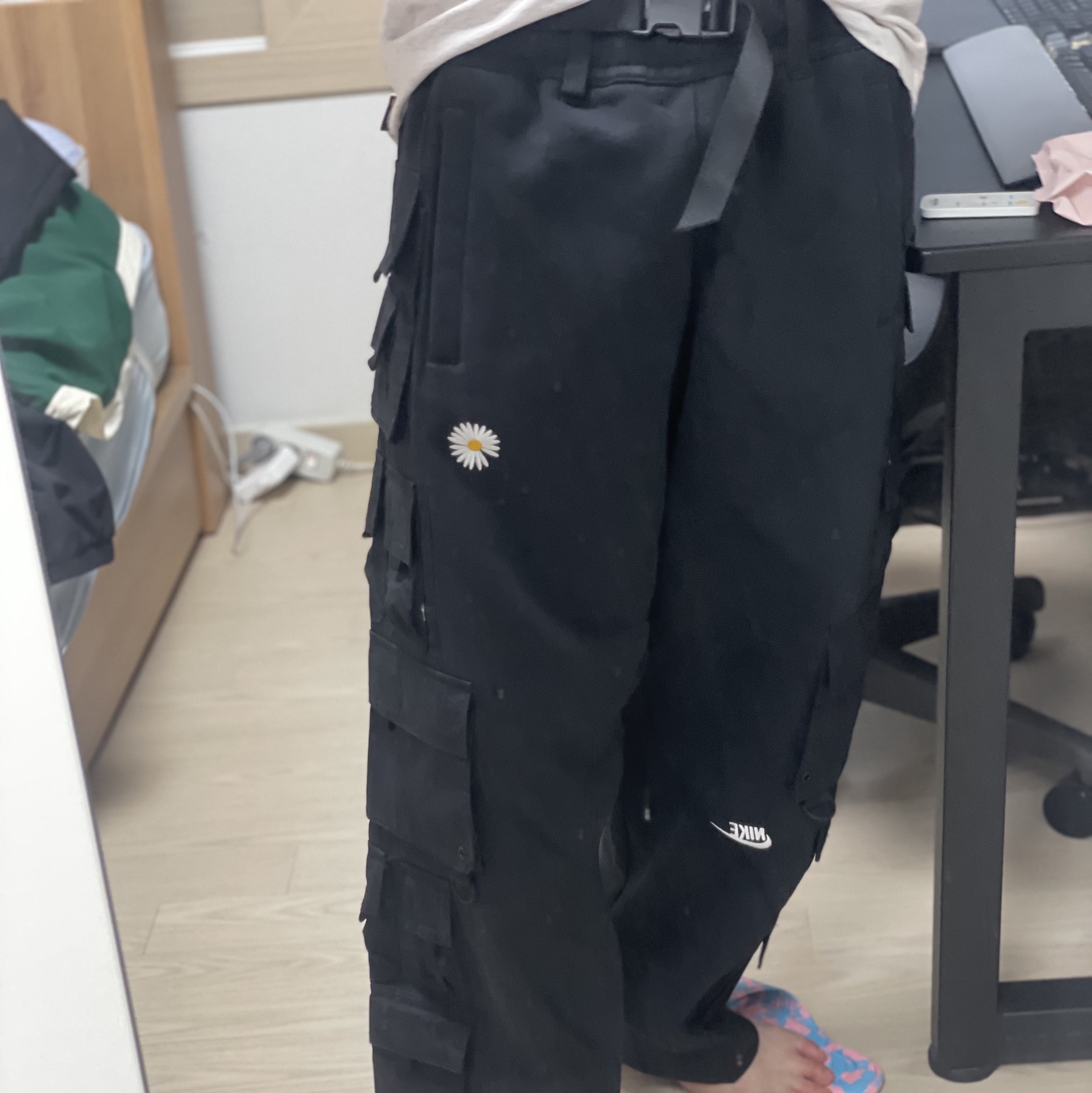 Nike x Peaceminusone Wide Pants Black (DR0096-010) 착용 스타일 - 1