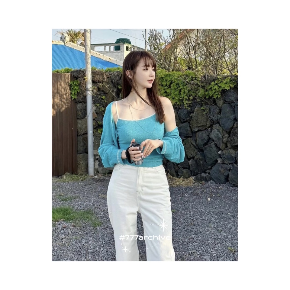 (W) 아식스 x 마뗑킴 젤 소노마 15-50 글레이셔 그레이 화이트 착용 스타일 - 2