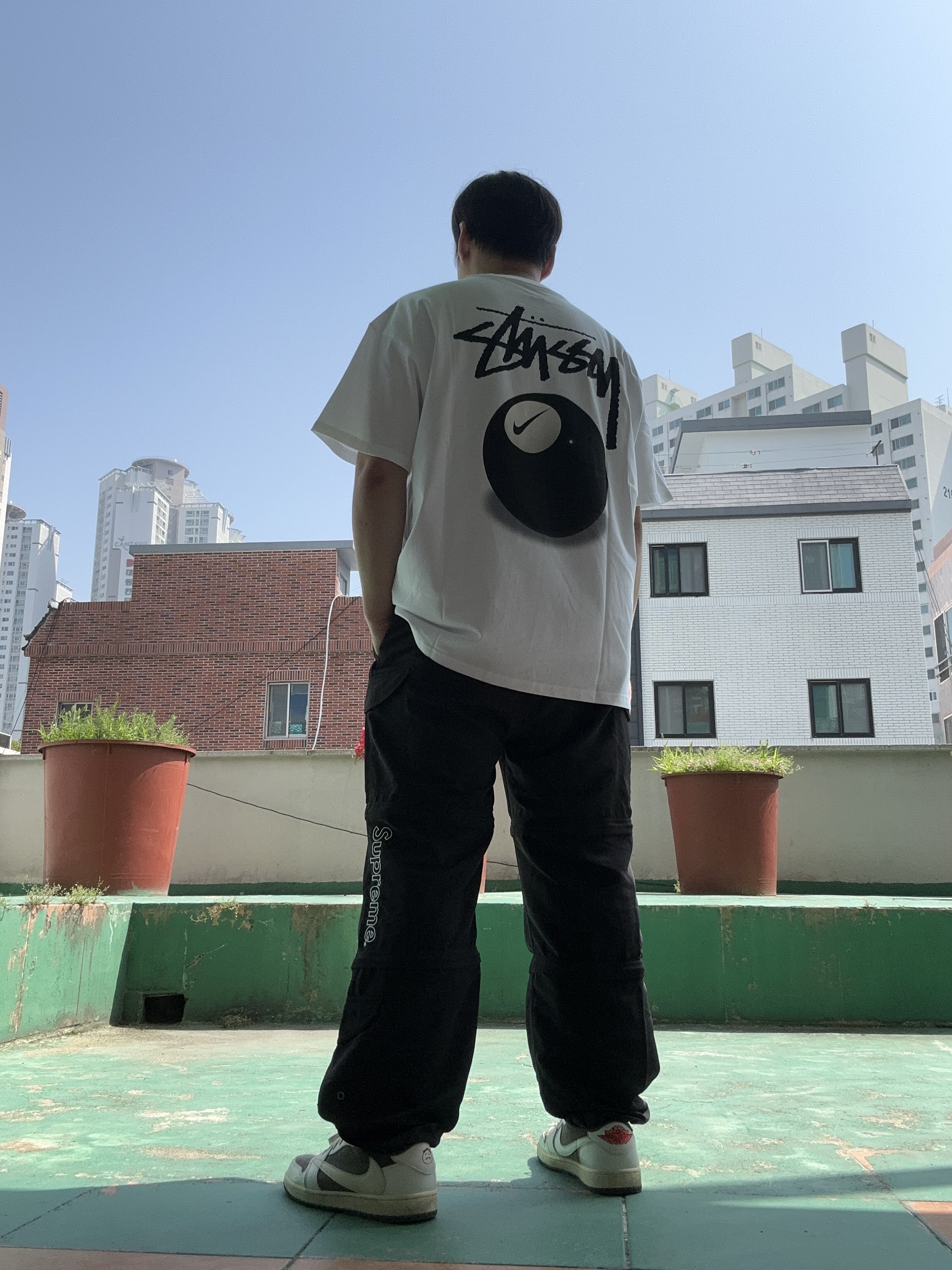 Supreme x The North Face Trekking Zip-Off Belted Pants Black - 22SS, Jordan 1 x Travis Scott Retro Low OG SP Sail and Ridgerock 착용 스타일