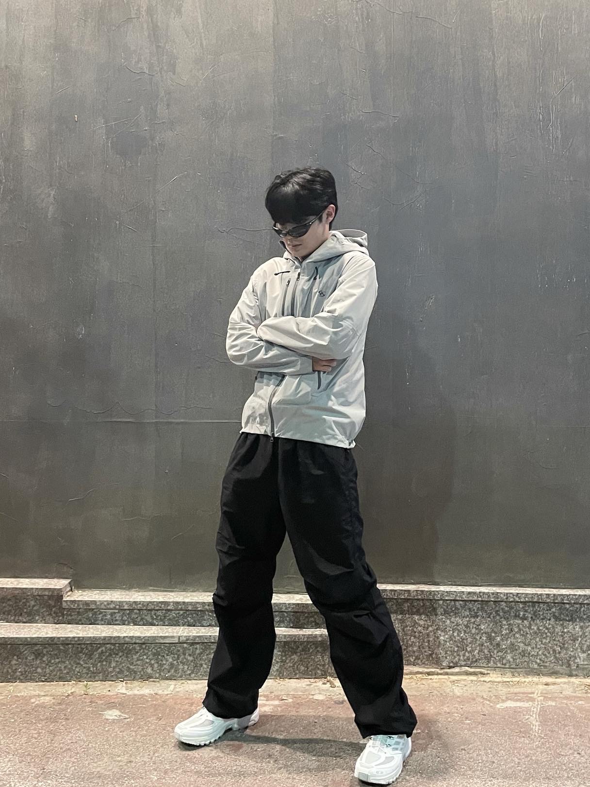Salomon ACS Pro ADV Vanilla Lunar Rock, Sansan Gear Windblock Jacket Grey - 23SS 착용 스타일