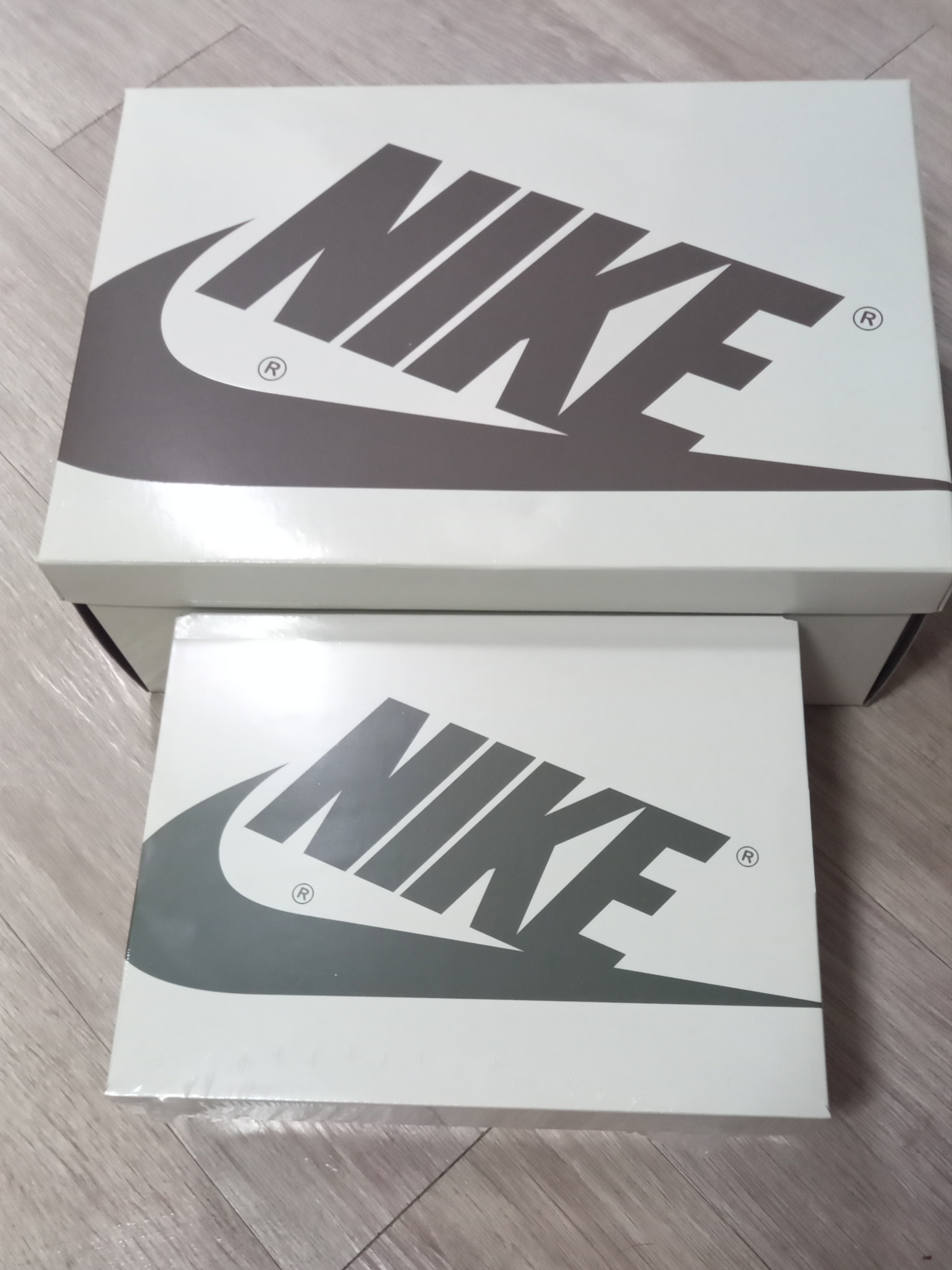 (PS) Jordan 1 x Travis Scott Retro Low OG SP Medium Olive, Jordan 1 x Travis Scott Retro Low OG SP Sail and Ridgerock 착용 스타일 - 2