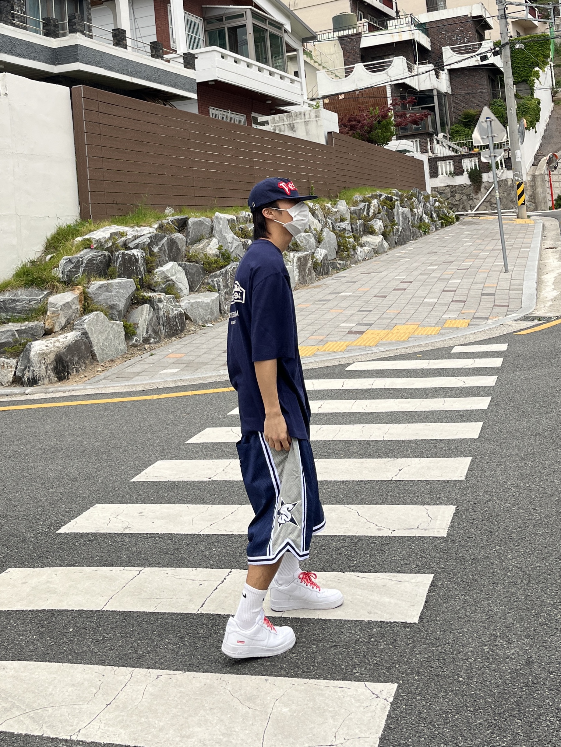 Nike x Supreme Air Force 1 Low White 착용 스타일 - 2