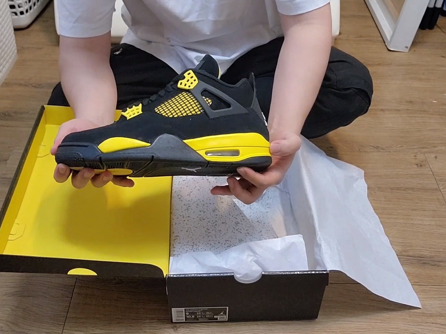 Jordan 4 Retro Thunder 2023 착용 스타일 - 1