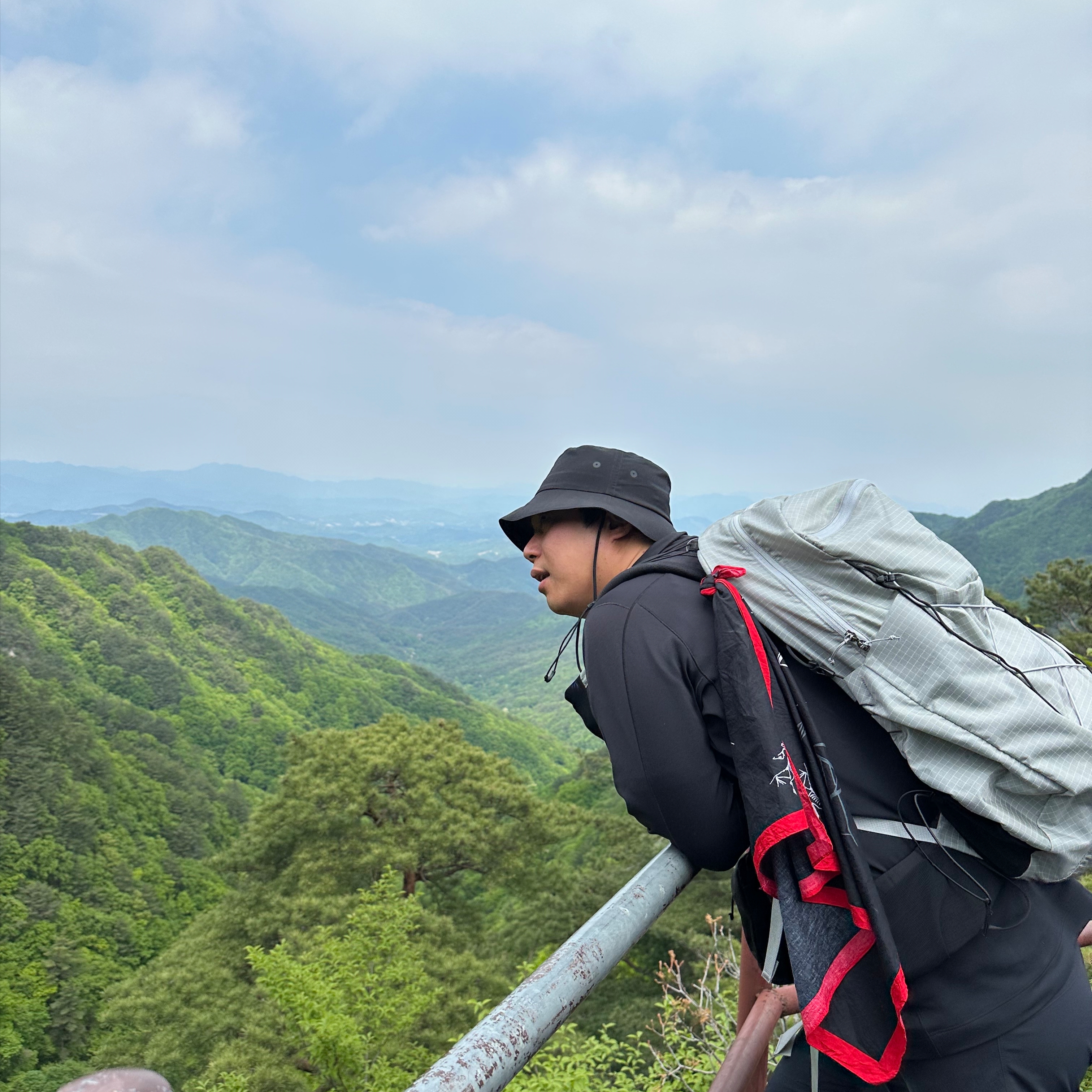 Arc'teryx Sinsolo Hat Black 착용 스타일