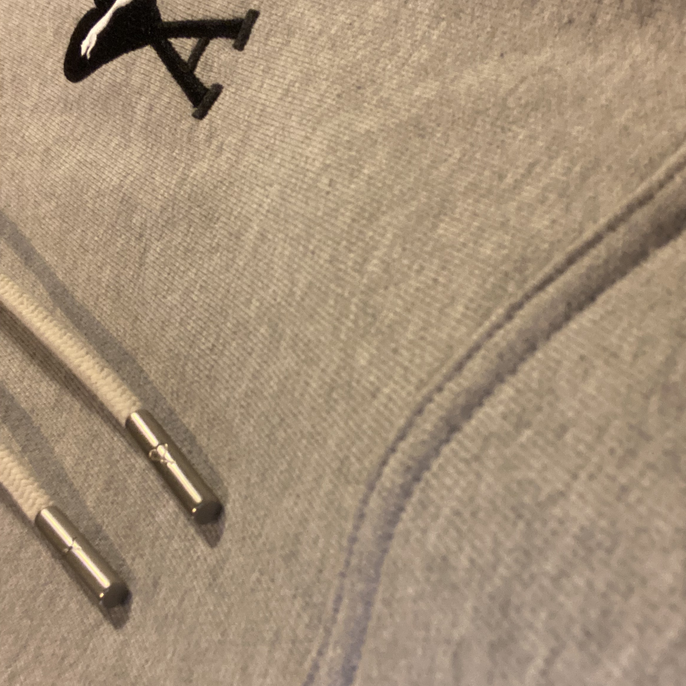 Puma x AMI Hoodie Light Gray Heather 착용 스타일