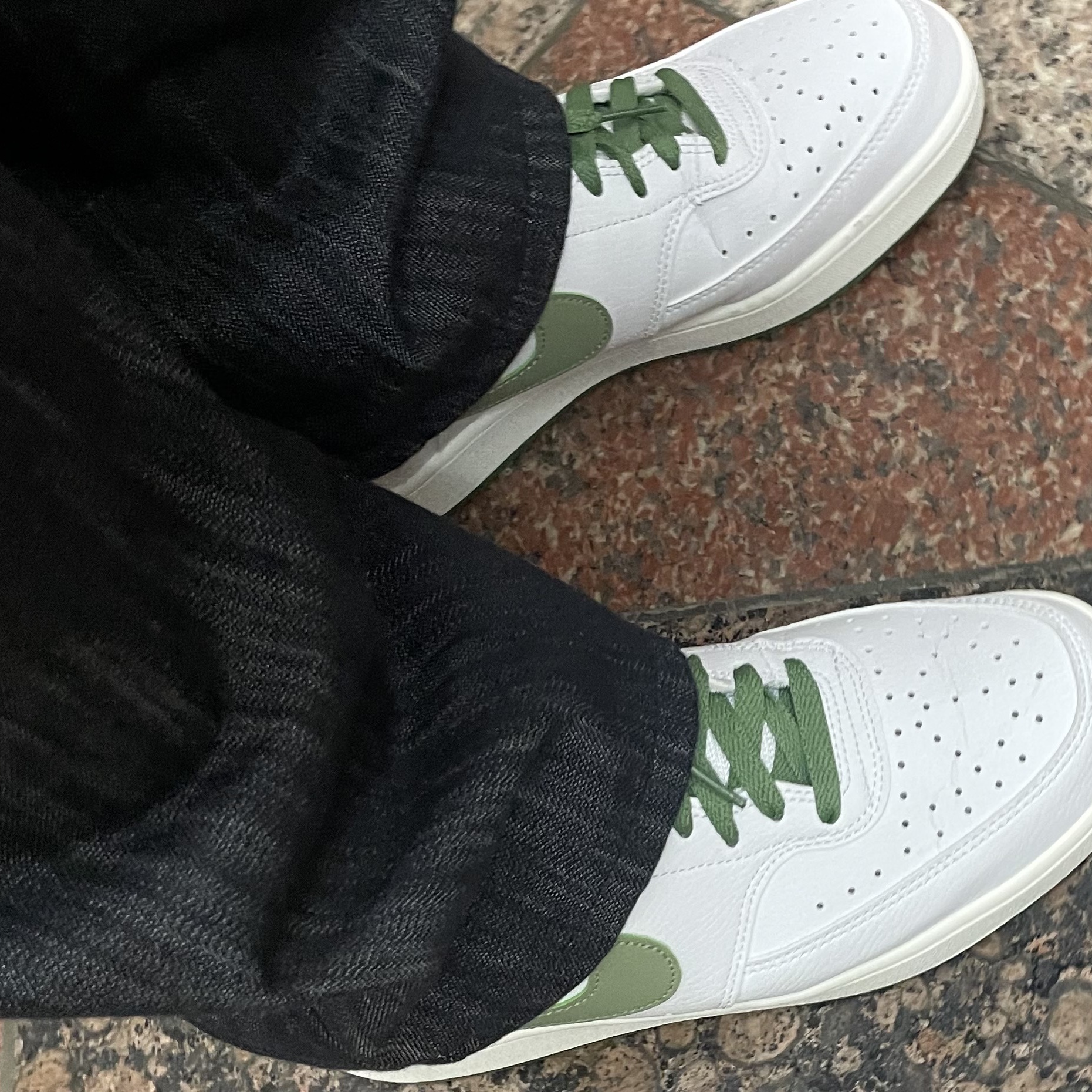 Nike Court Vision Low White Treeline 착용 스타일