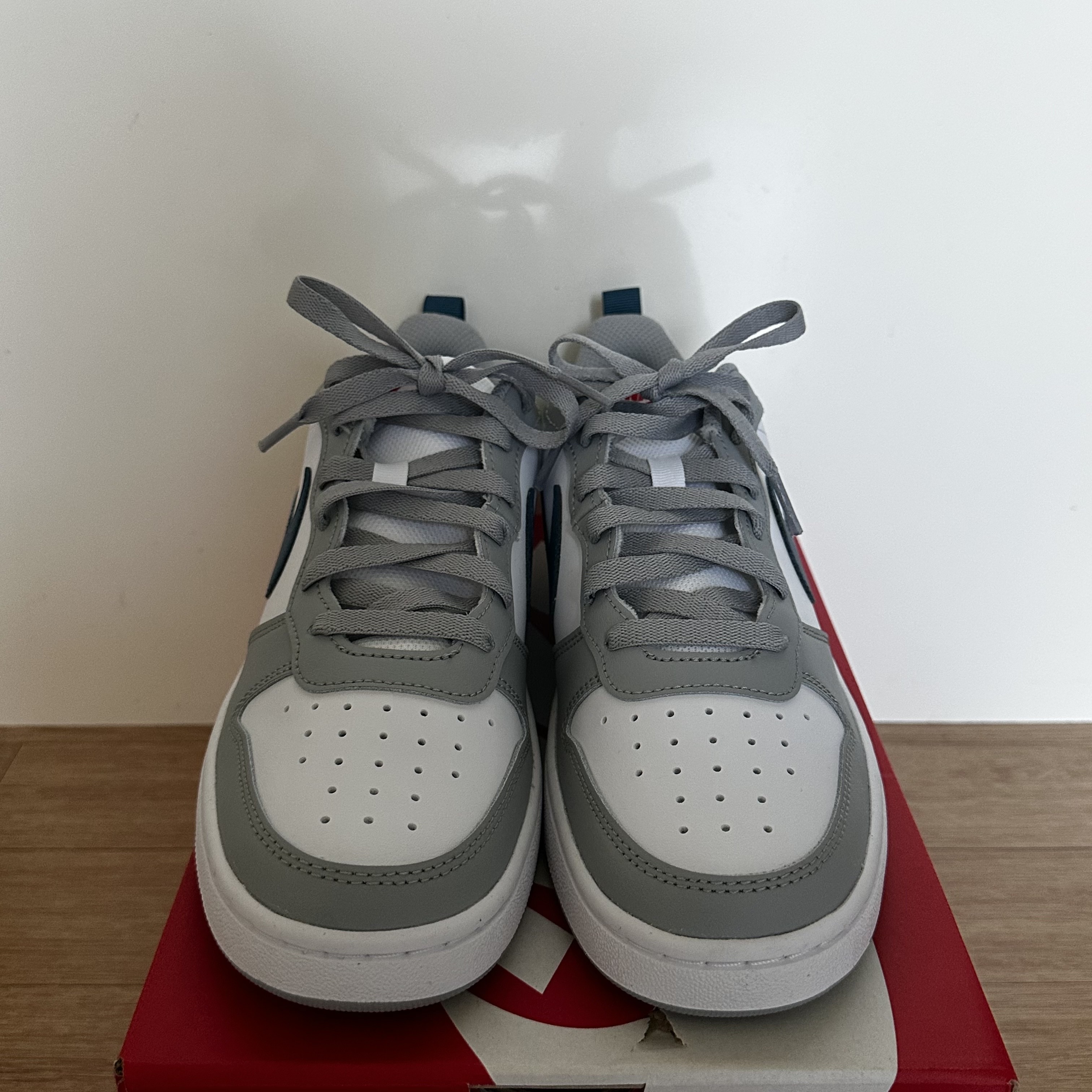 (GS) Nike Court Borough Low 2 Light Smoke Grey 착용 스타일 - 1
