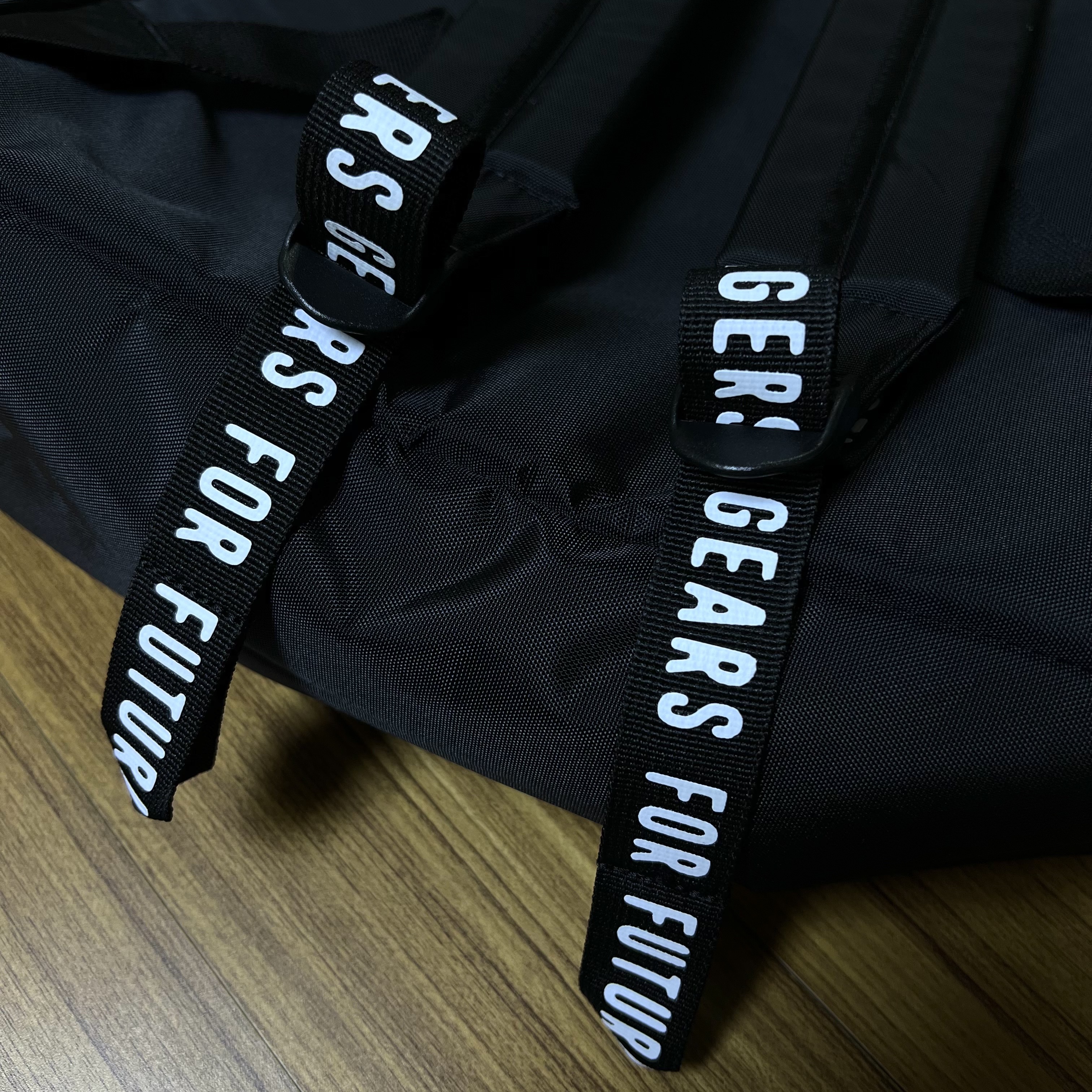 Human Made Nylon Heart Backpack Black 착용 스타일 - 4
