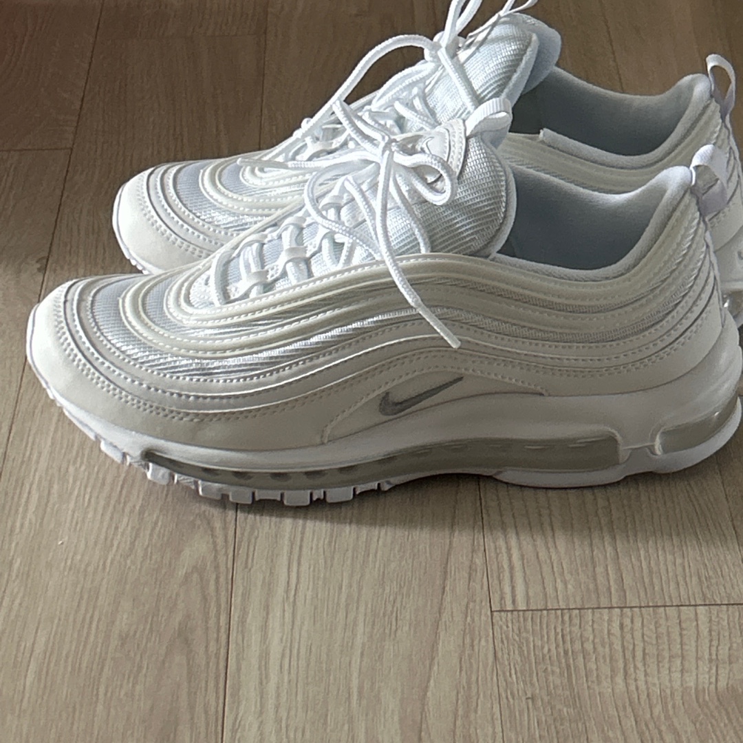 Nike Air Max 97 Triple White Wolf Grey 착용 스타일