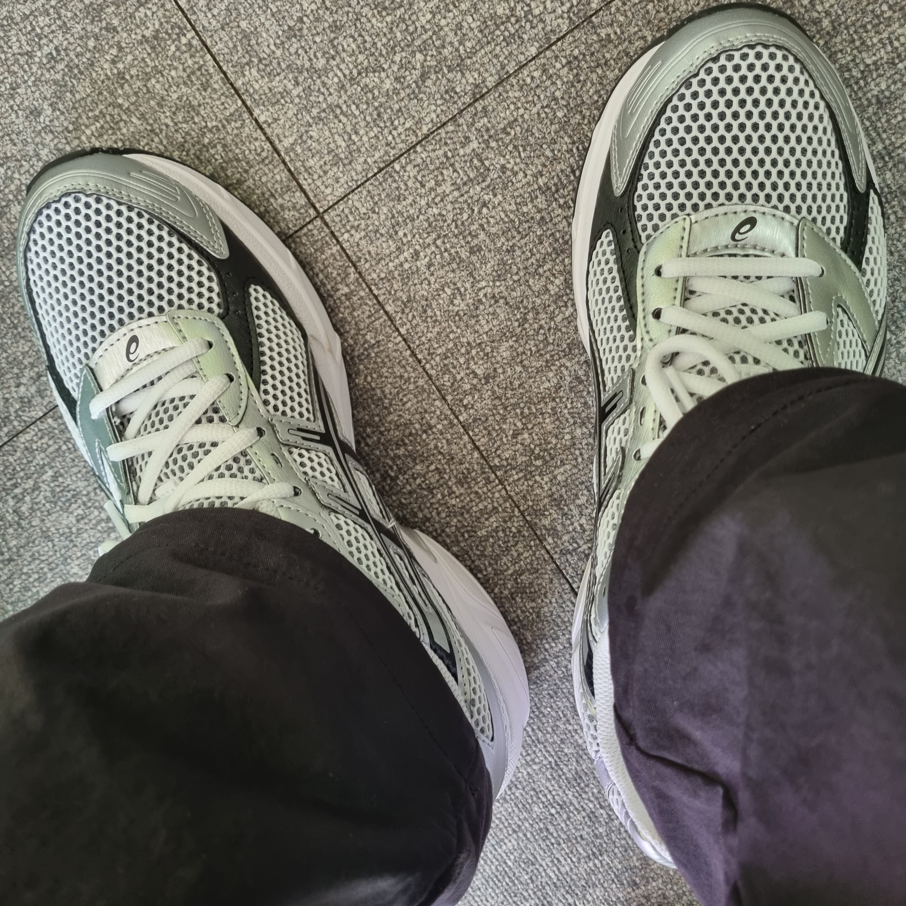 Asics Gel-1130 White Black 착용 스타일