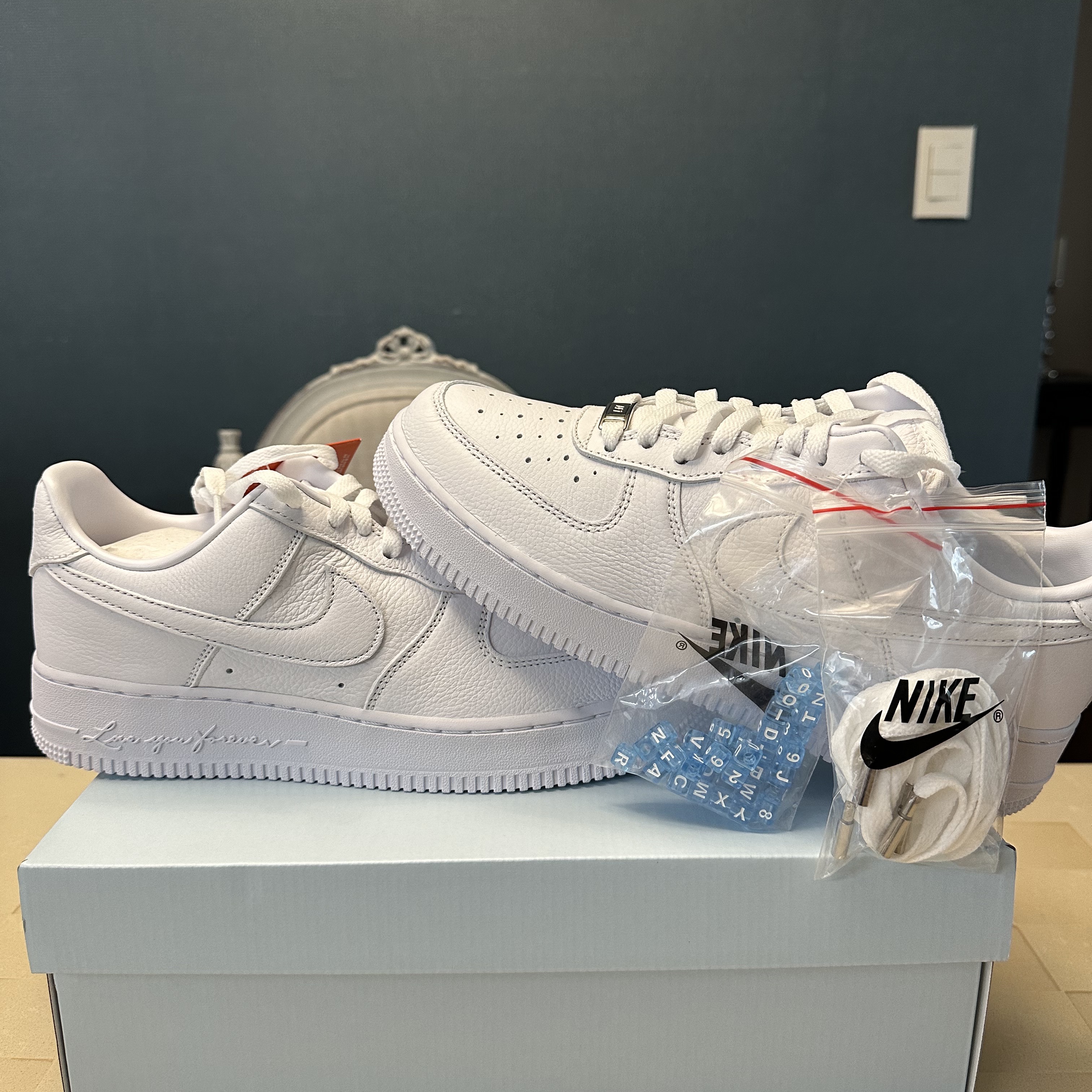 Nike x Drake Nocta Air Force 1 Low SP Certified Lover Boy White 착용 스타일