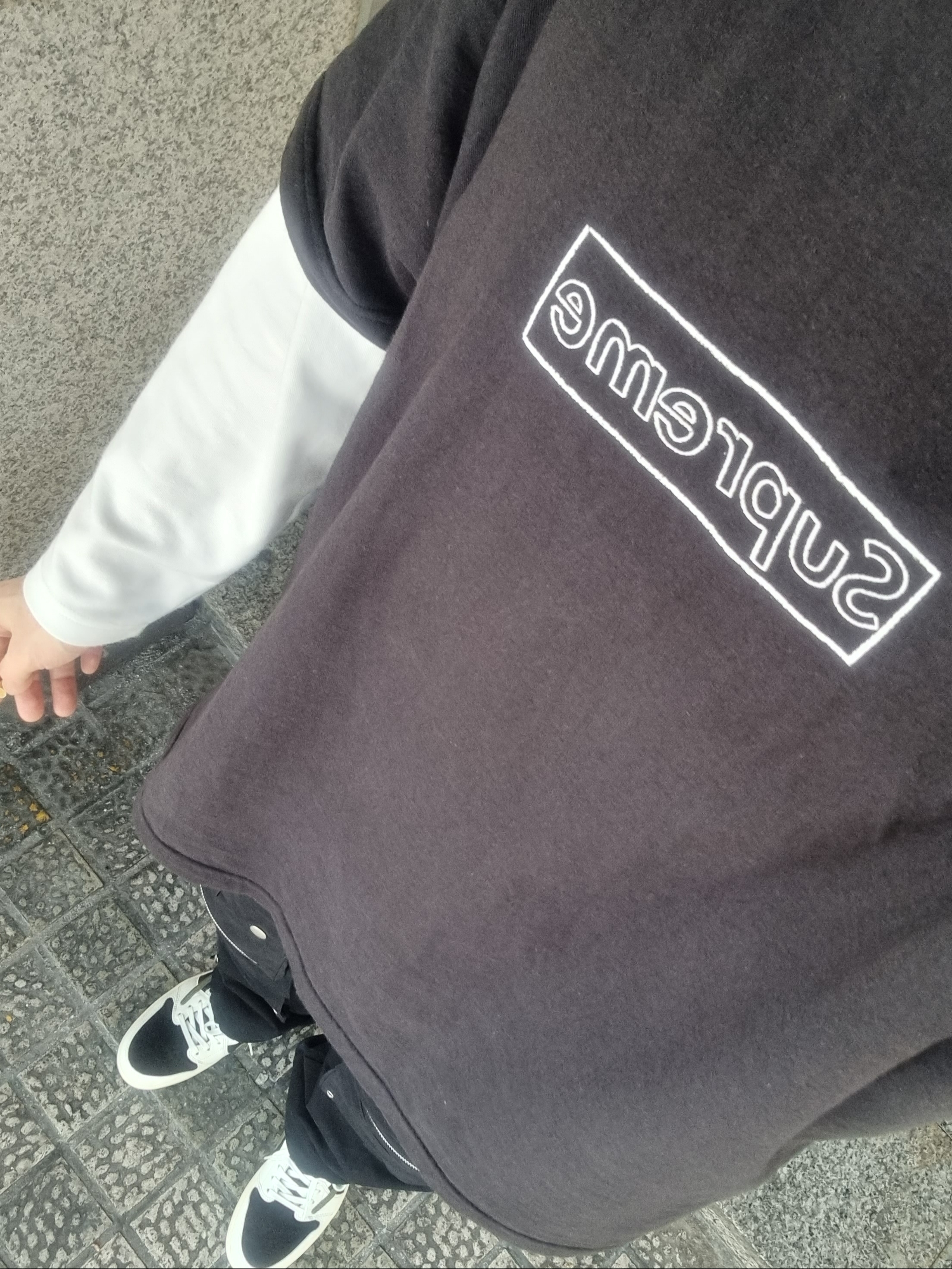 Supreme x Kaws Chalk Logo T-Shirt Black - 21SS, (W) Jordan 1 x Travis Scott Retro Low OG SP Medium Olive 착용 스타일