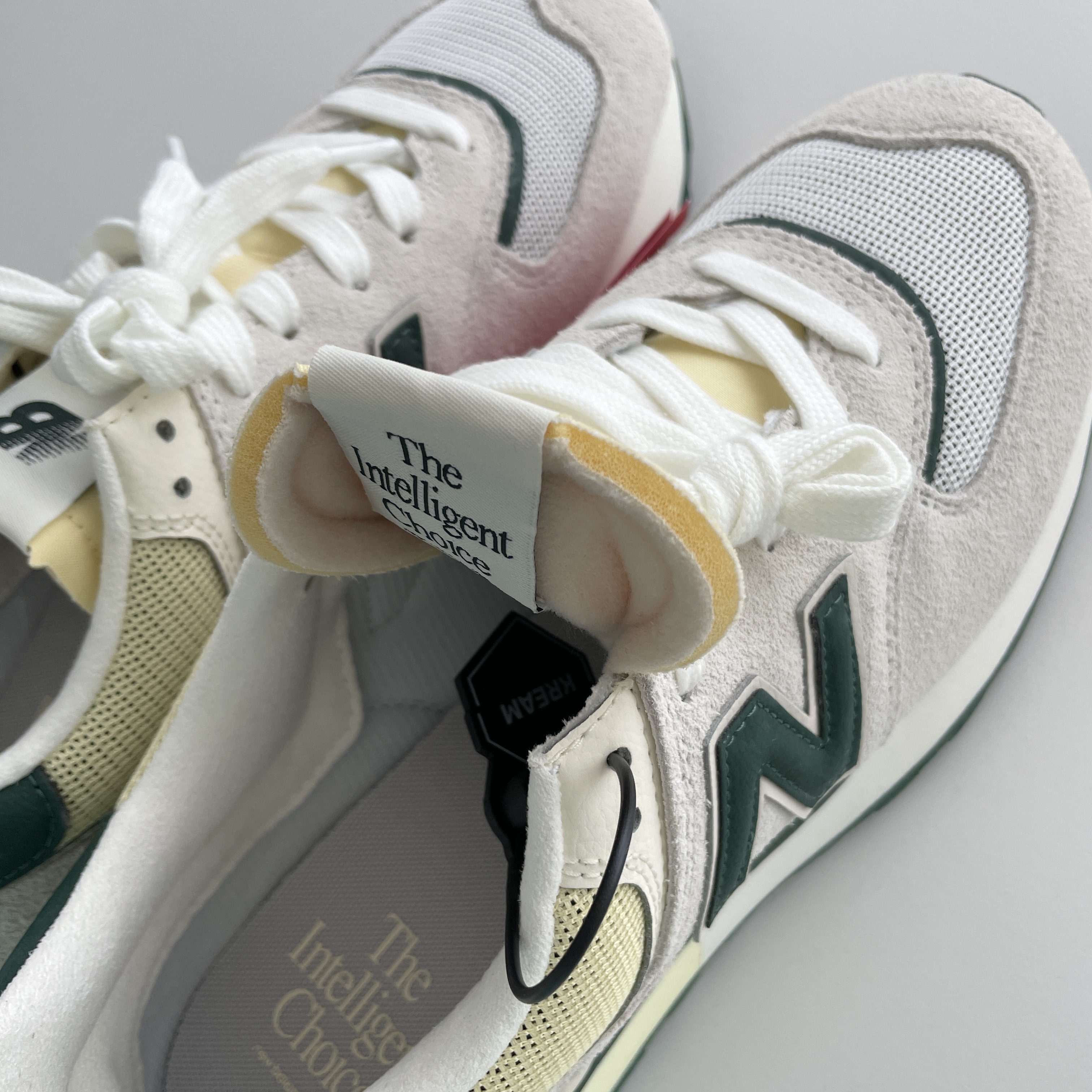 New Balance 574 Legacy White Green 착용 스타일 - 4