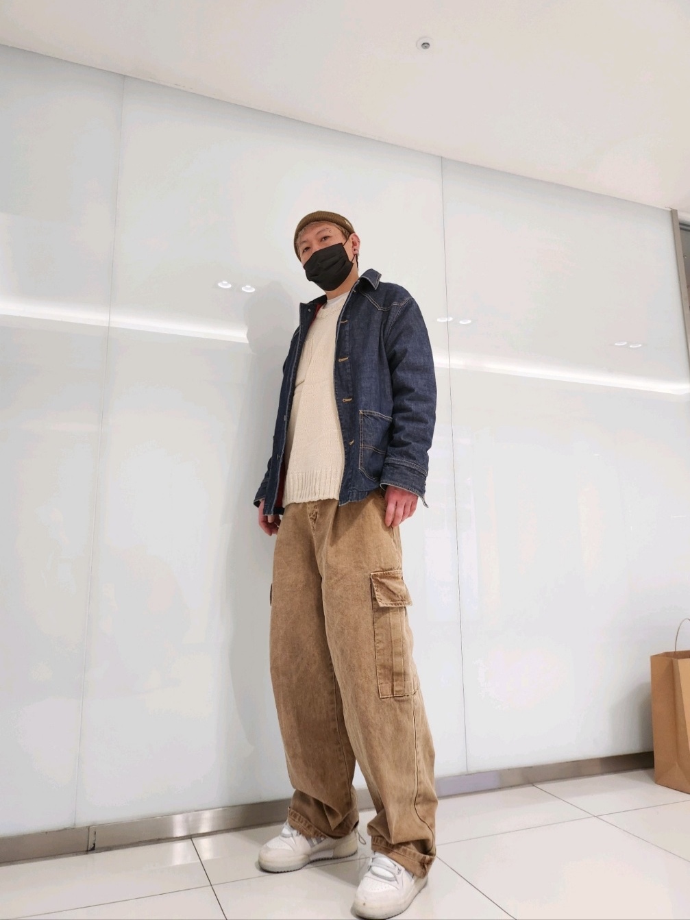 Adidas x Bad Bunny Forum Low Cloud White Clear Onix 착용 스타일