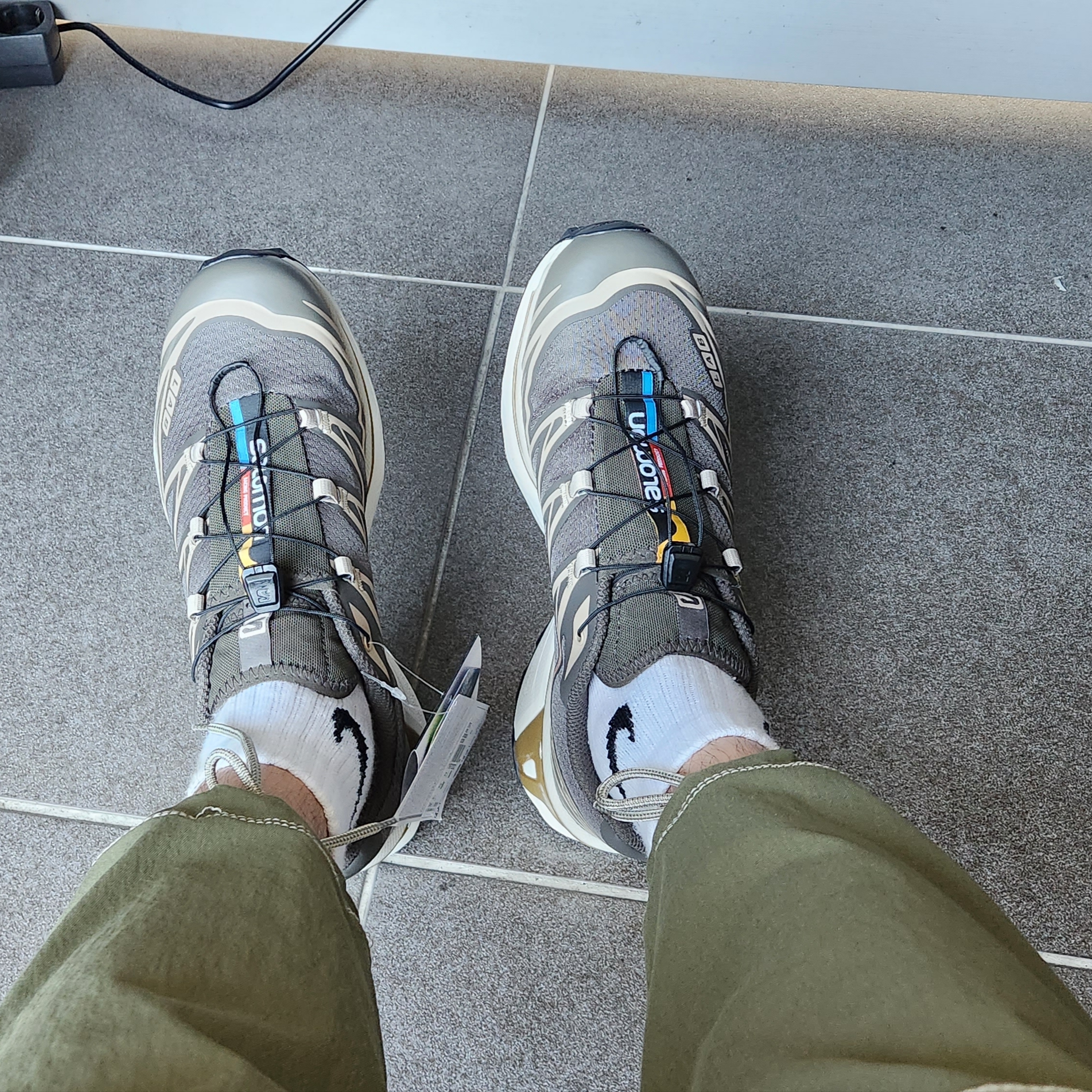Salomon XT-6 Beluga Pewter, Nike ACG Smith Summit Cargo Pants Medium Olive - US/EU 착용 스타일